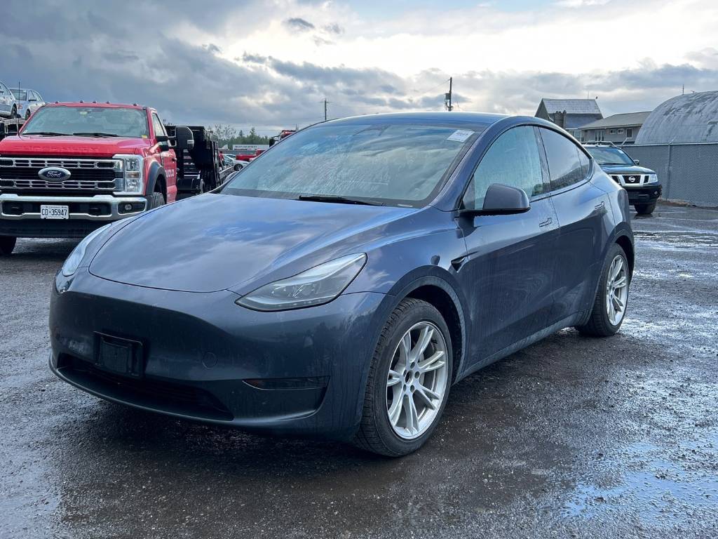 Tesla 2023 Tesla Model Y LFP BATTERY CHARGE TO