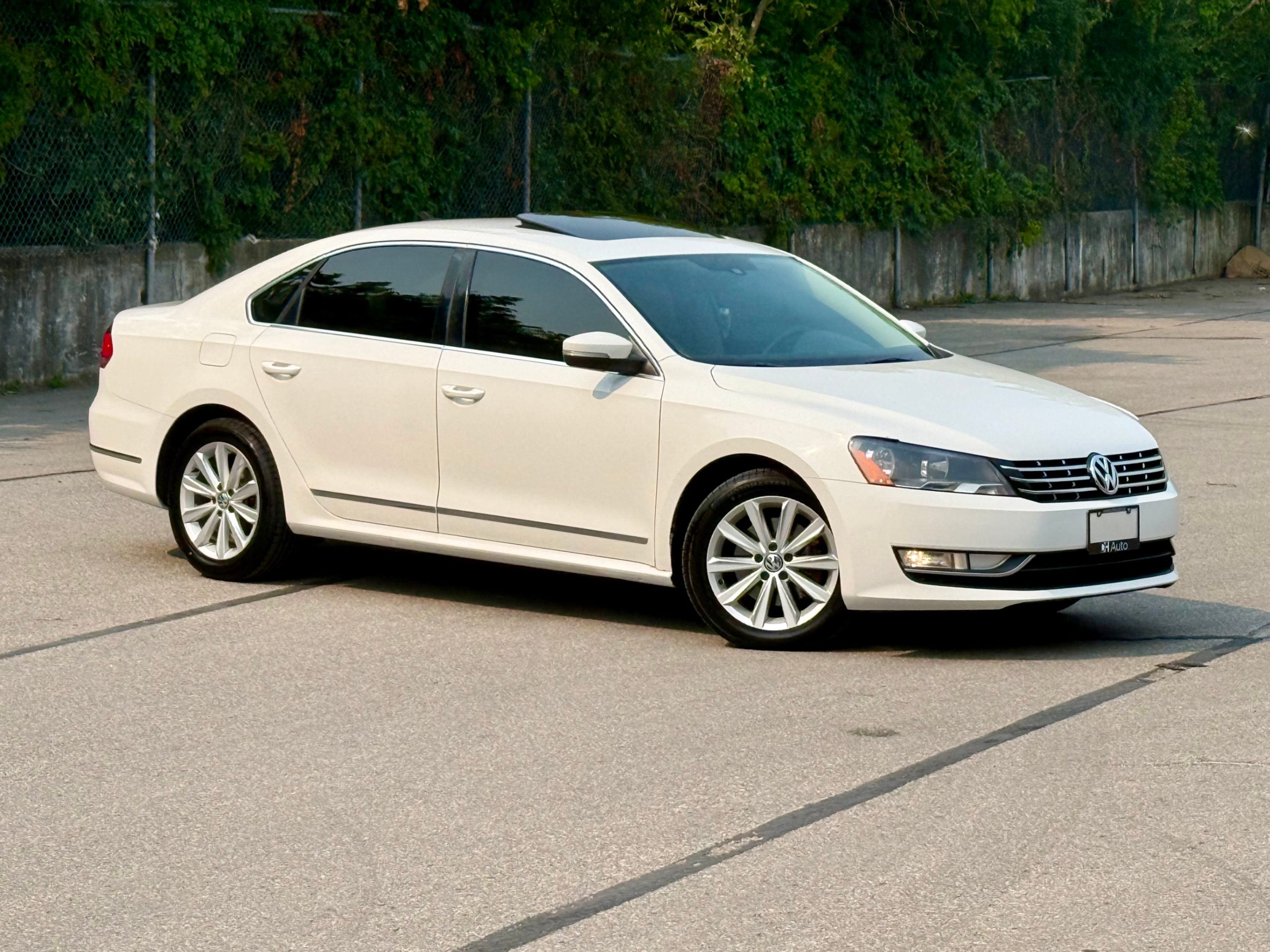 White 2013 Volkswagen Passat Sedan Automatic