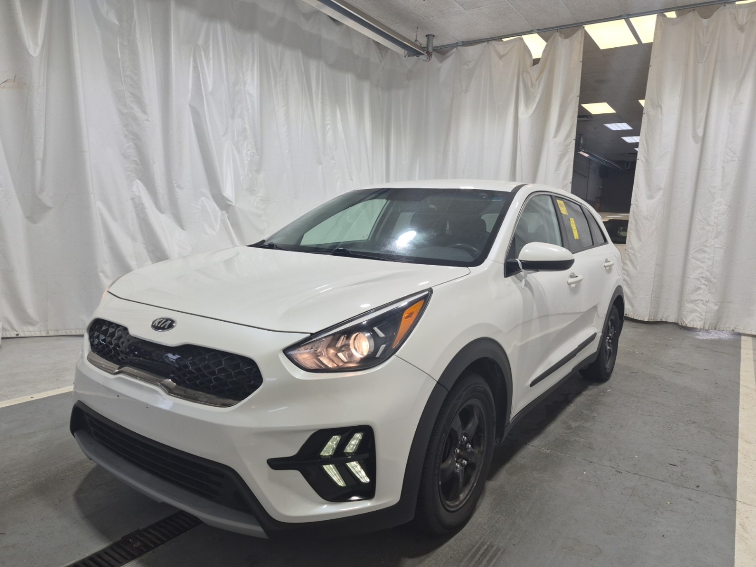 White 2020 Kia Niro SUV / Crossover Automatic