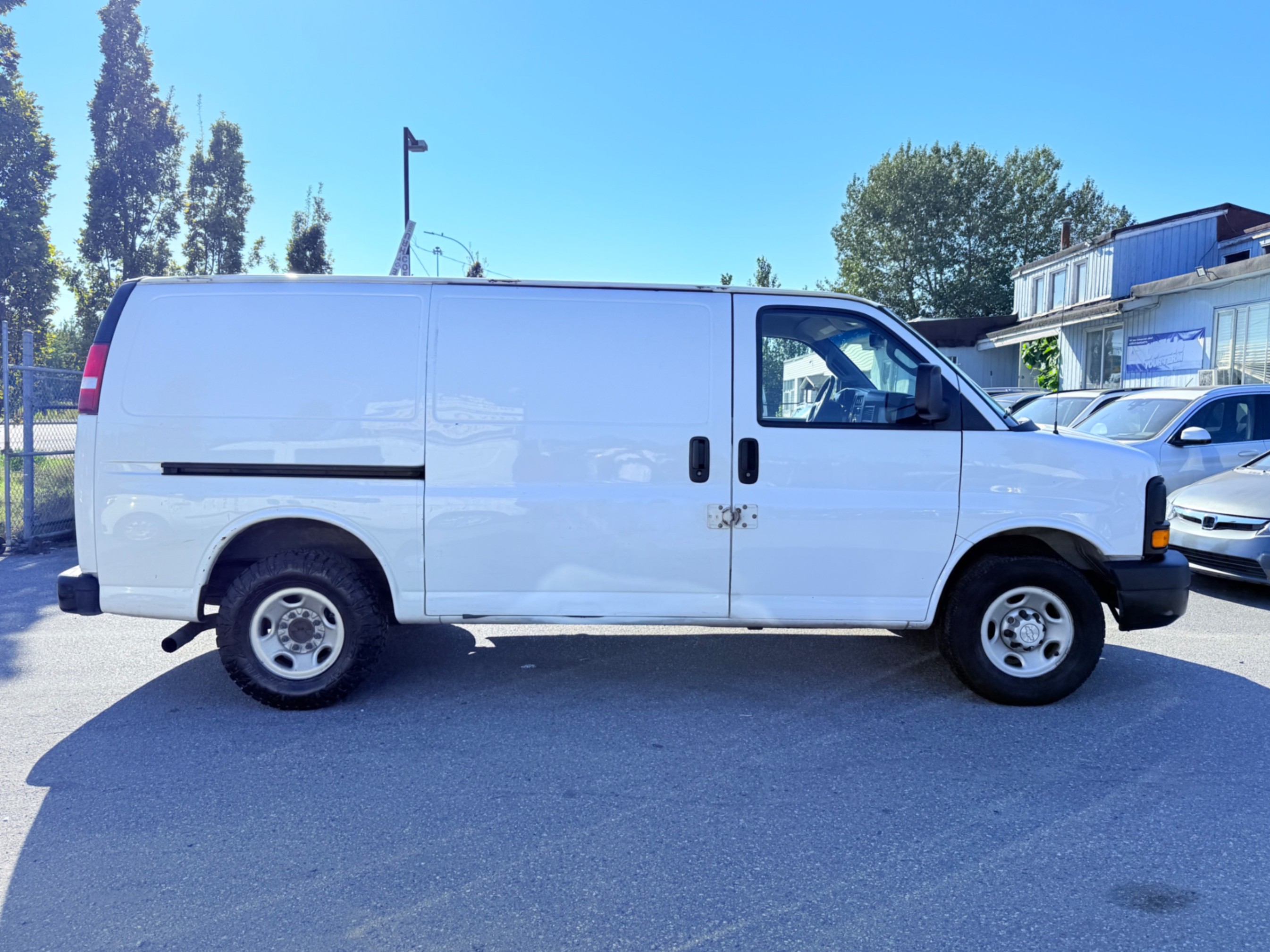  2016 Chevrolet Express Cargo 2500 RWD   