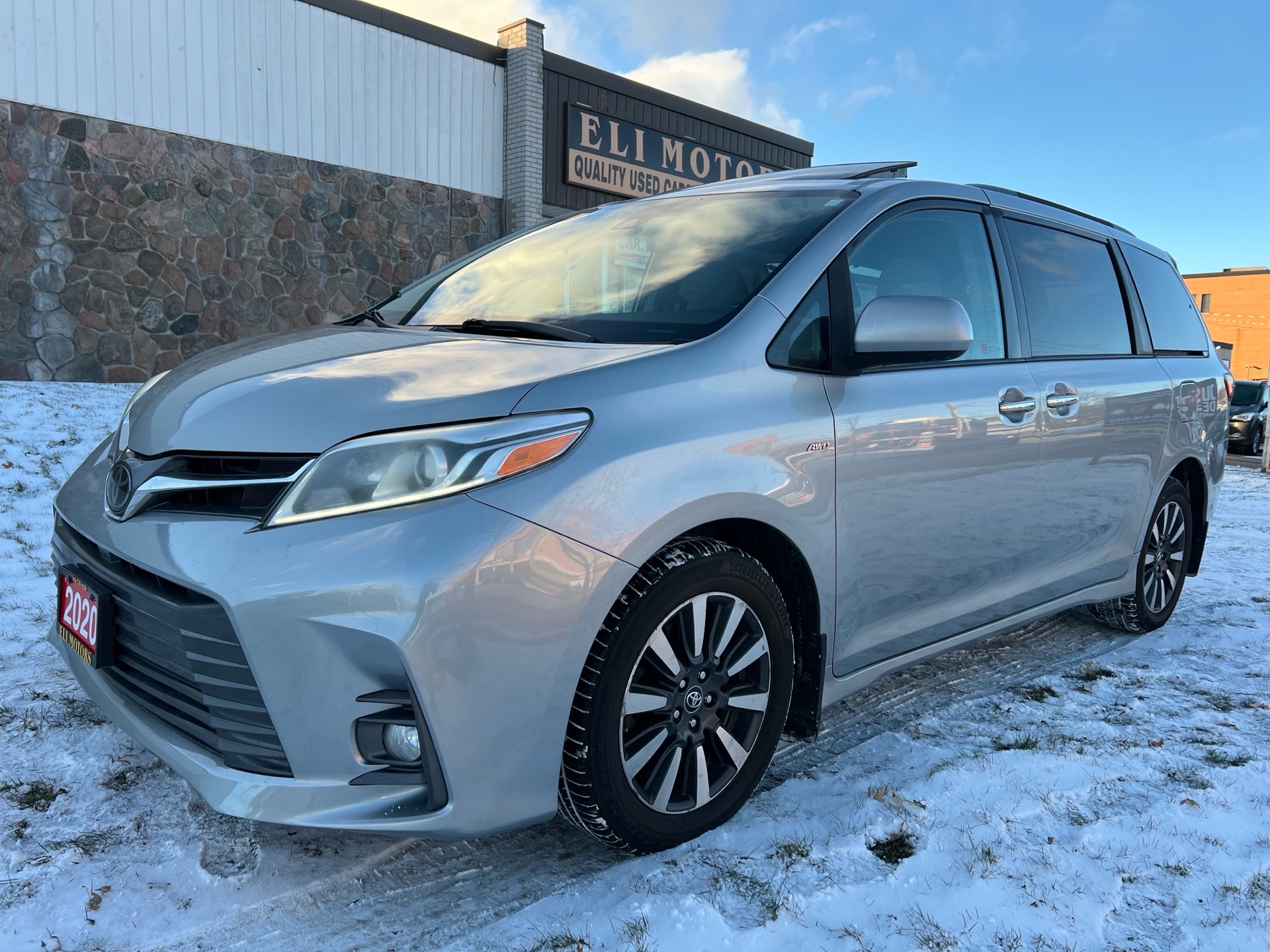 Toyota Sienna XLE 7-Passenger AWD