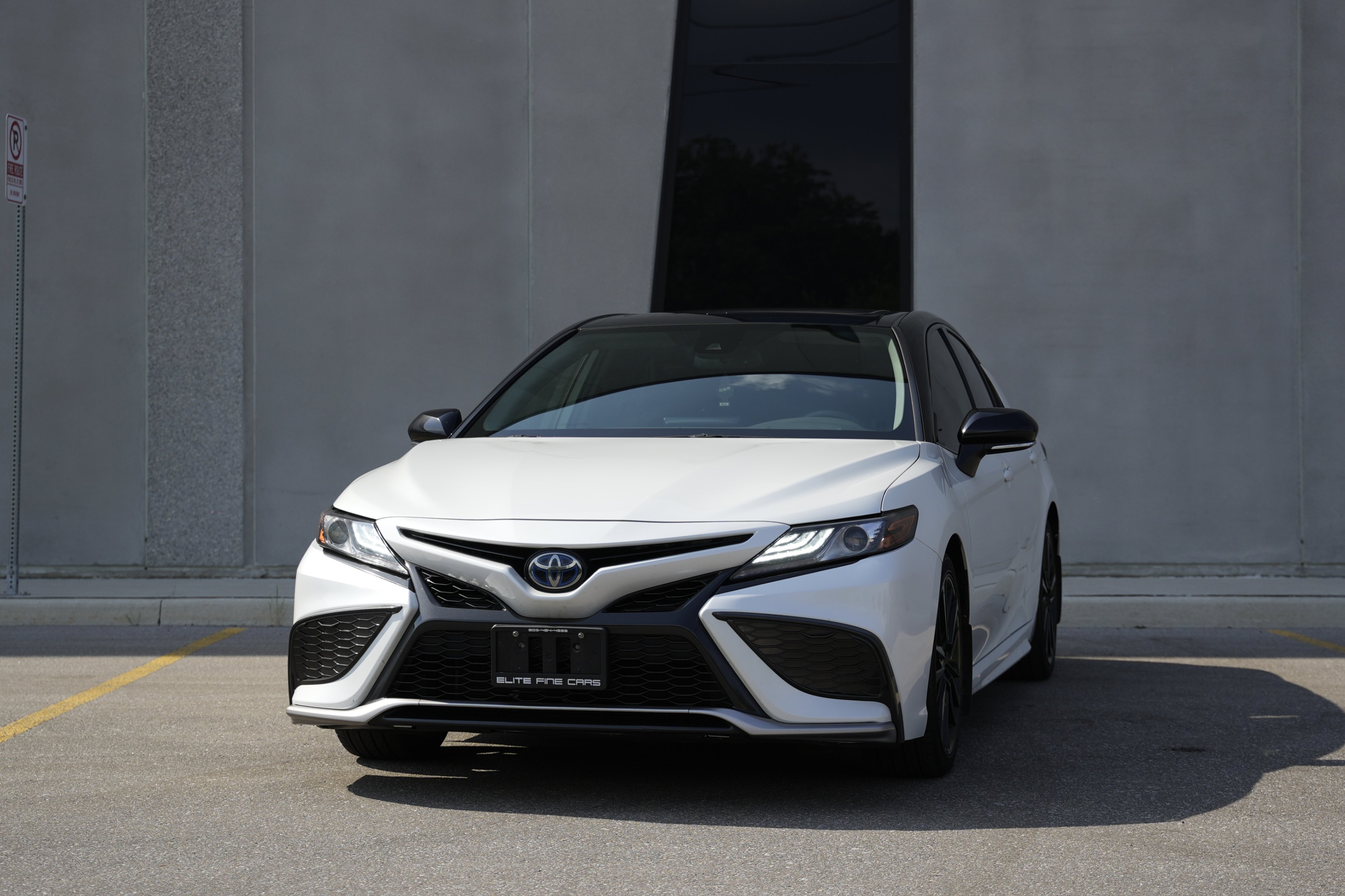 2022 Toyota Camry Hybrid XSE Auto|Drive Asst Pkg|Blind Spot|Leather|Apple Carplay|Htd Seats