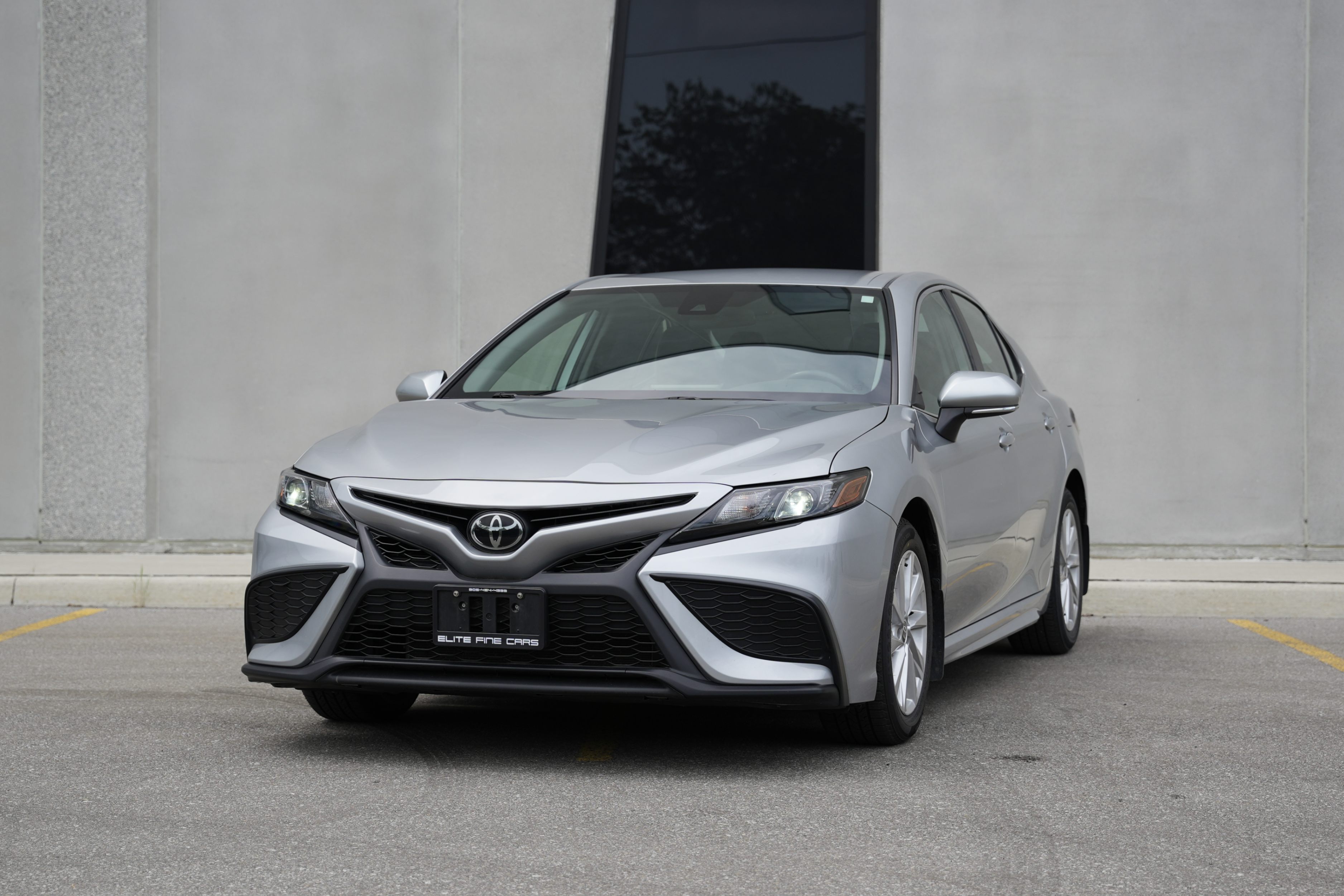 2023 Toyota Camry SE|CLEAN CARFAX|DRIVE ASST PKG|CARPLAY|LEATHER|HTD SEATS