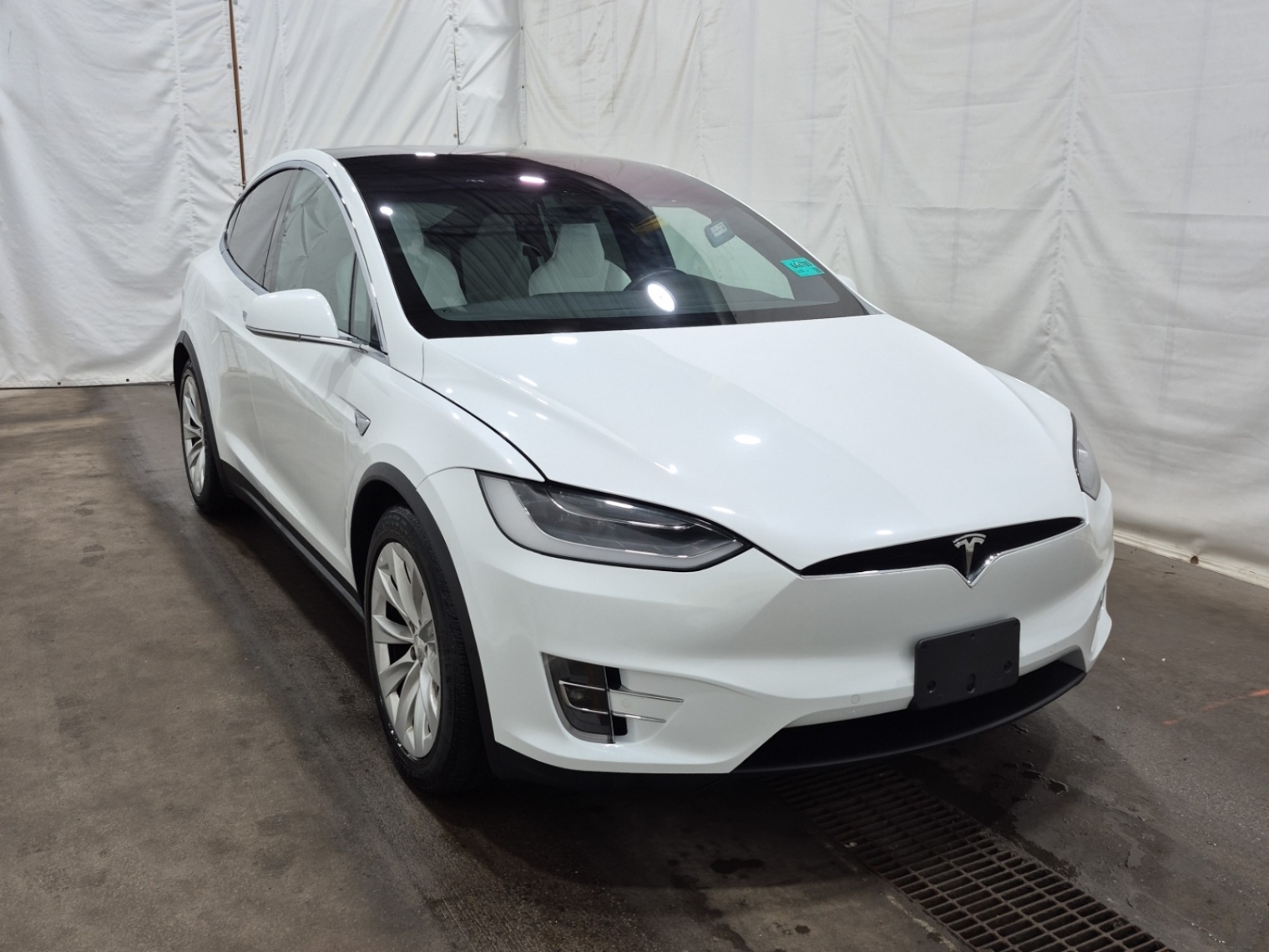 White 2018 Tesla Model X 100D AWD SUV / Crossover All-Wheel Drive Automatic
