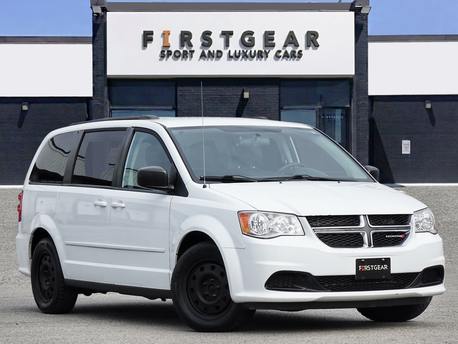 White 2016 Dodge Grand Caravan Minivan Front-Wheel Drive Automatic