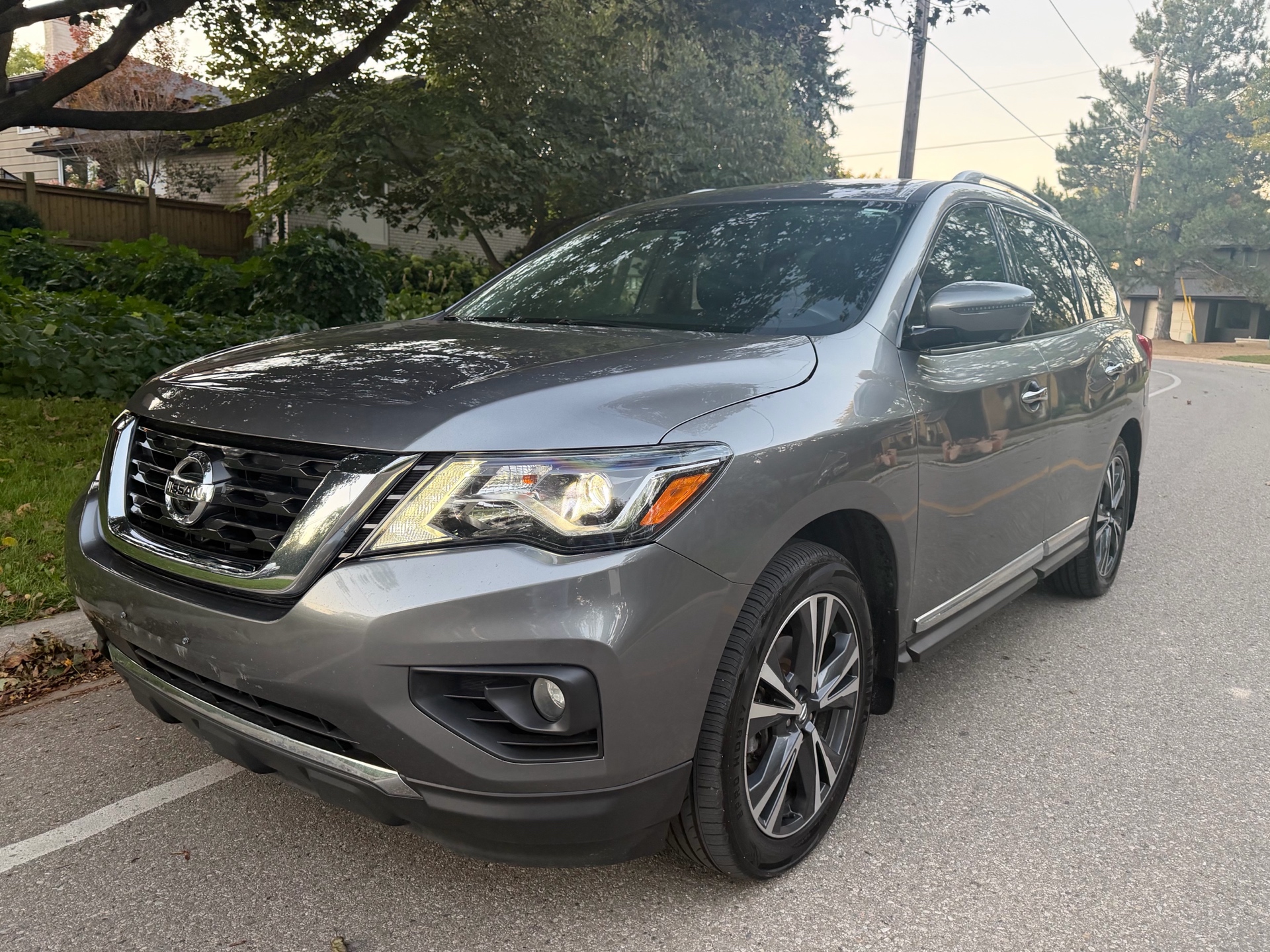 Gray 2020 Nissan Pathfinder SUV / Crossover Four-Wheel Drive Automatic