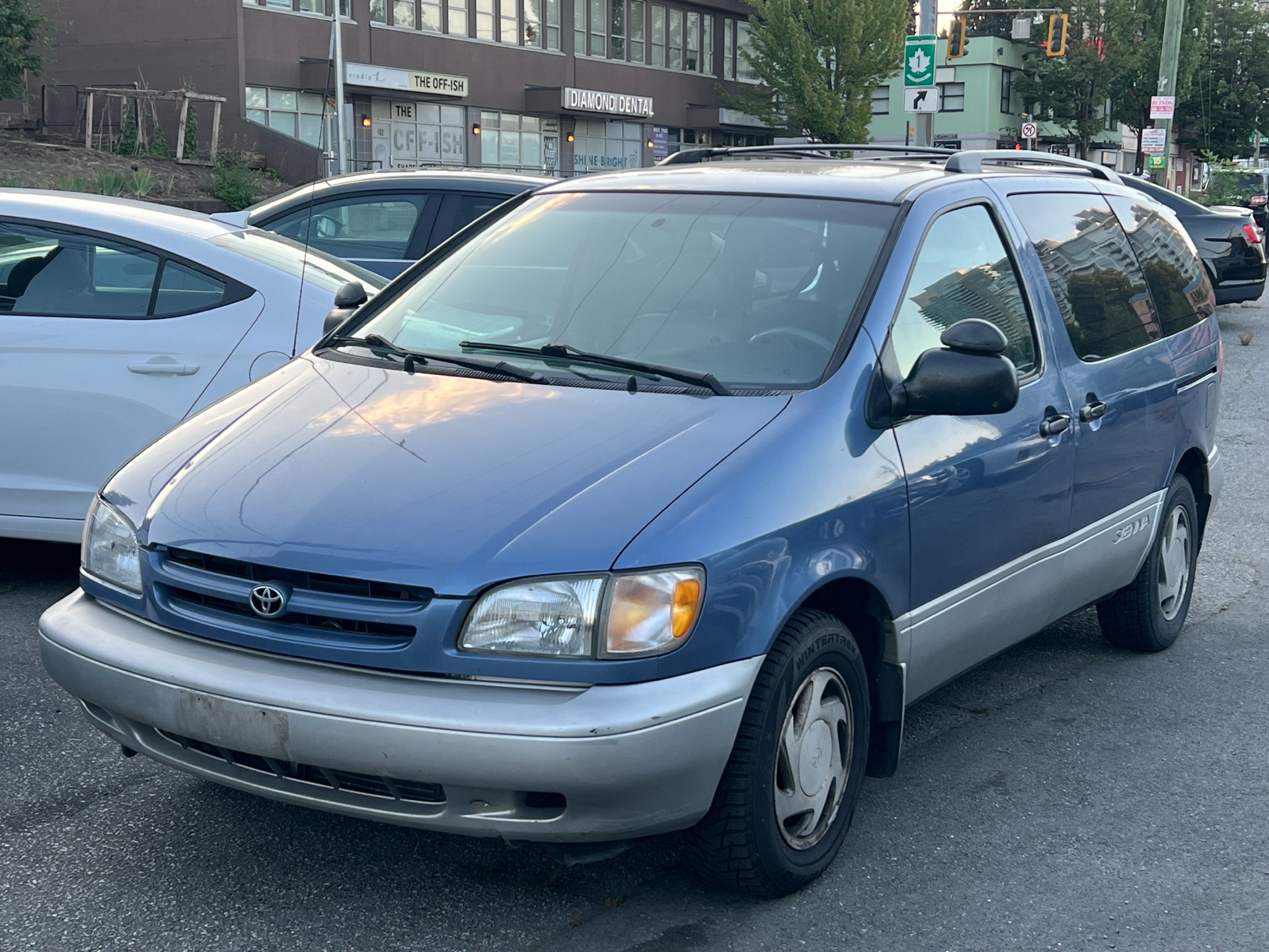 Blue 1999 Toyota Sienna Minivan Front-Wheel Drive Automatic