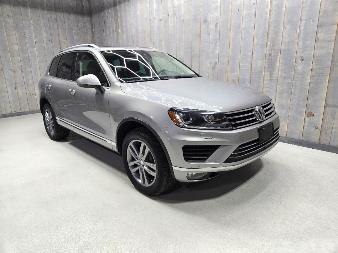 2016 Volkswagen Touareg TDI Sport with Tech