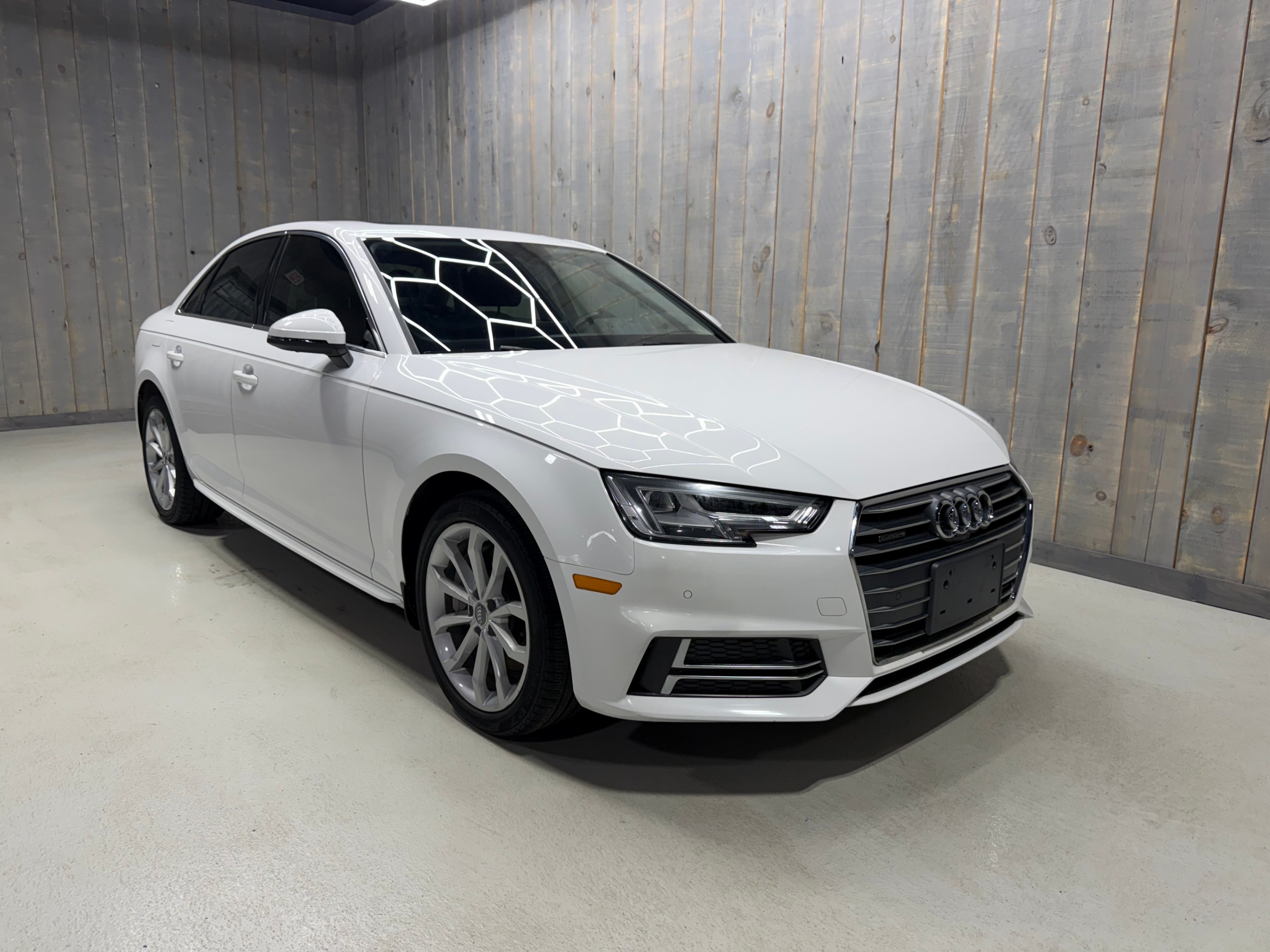 2018 Audi A4 2.0 TFSI quattro Progressiv AWD