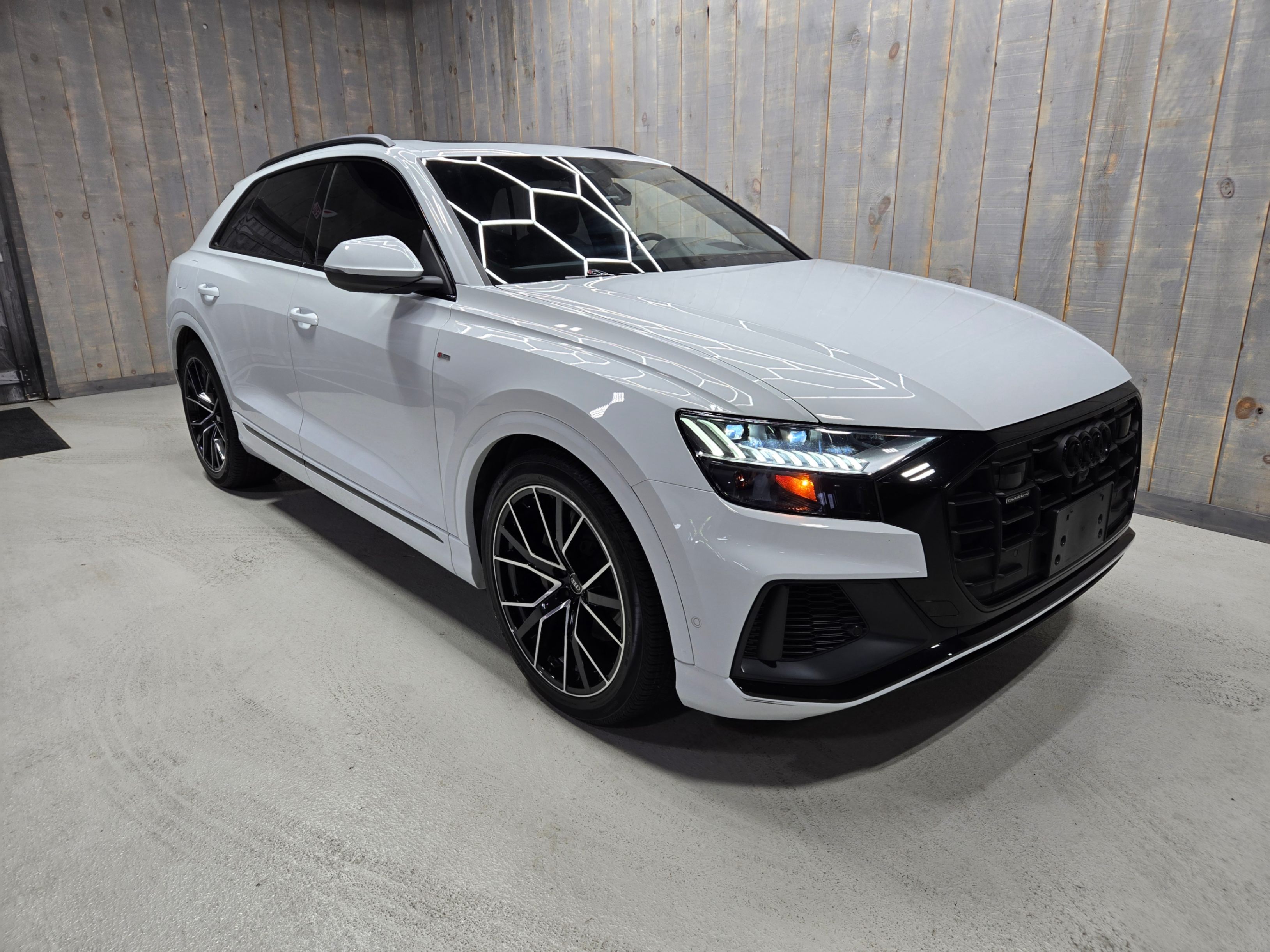 White 2023 Audi Q8 quattro Technik 55 TFSI SUV / Crossover Automatic