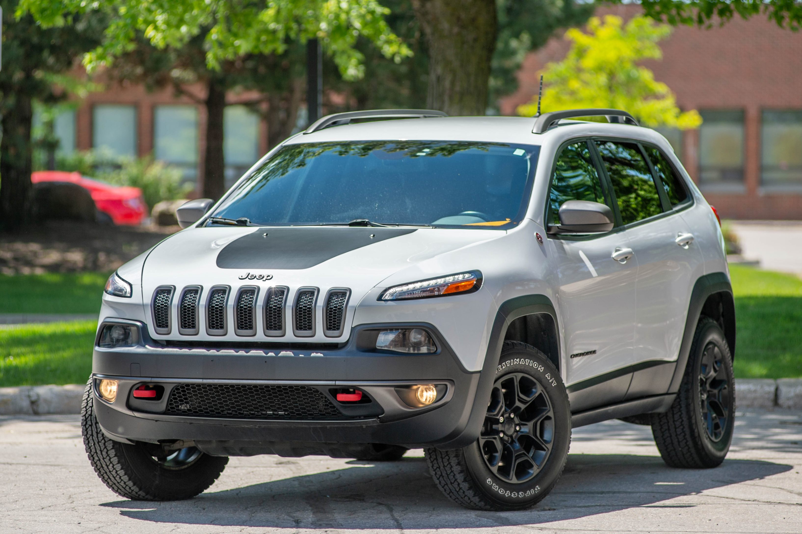 White 2016 Jeep Cherokee Trailhawk 4WD SUV / Crossover Four-Wheel Drive Automatic
