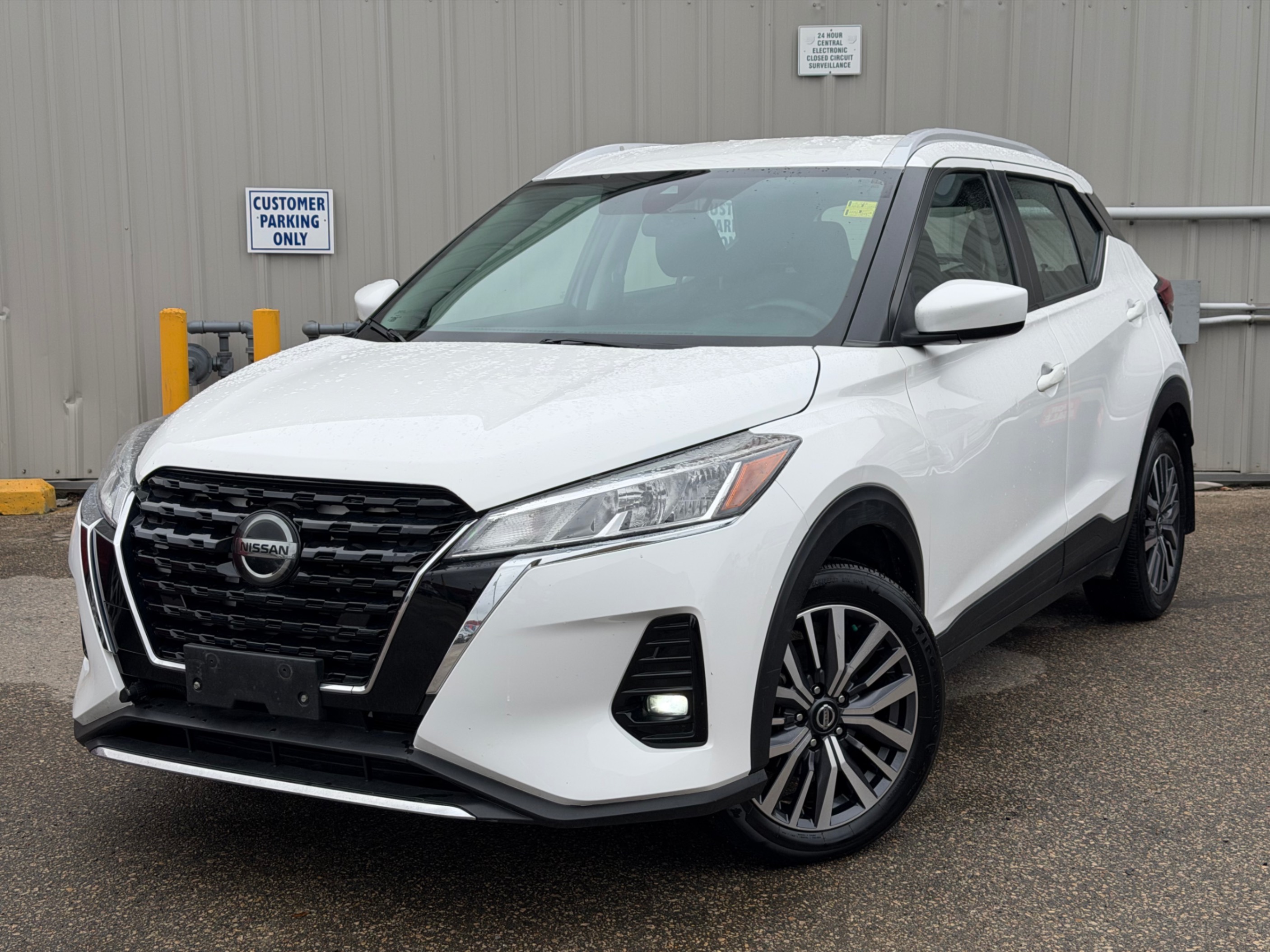 White 2021 Nissan Kicks SUV / Crossover Front-Wheel Drive Automatic