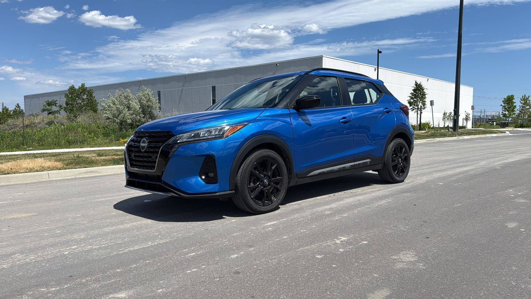 Blue 2023 Nissan Kicks SR FWD SUV / Crossover Front-Wheel Drive Automatic