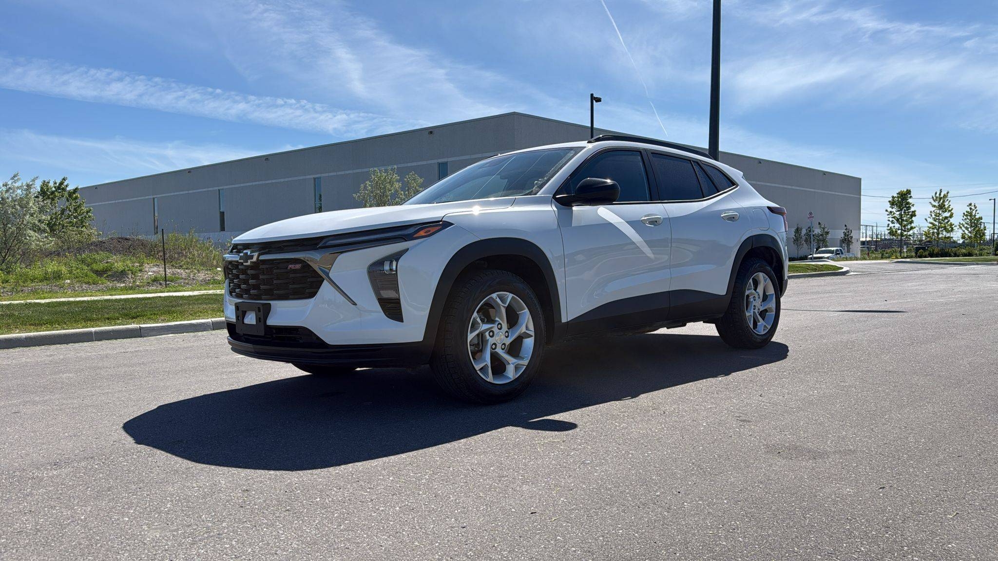 White 2026 Chevrolet Trax RS with 2RS FWD SUV / Crossover Front-Wheel Drive Automatic