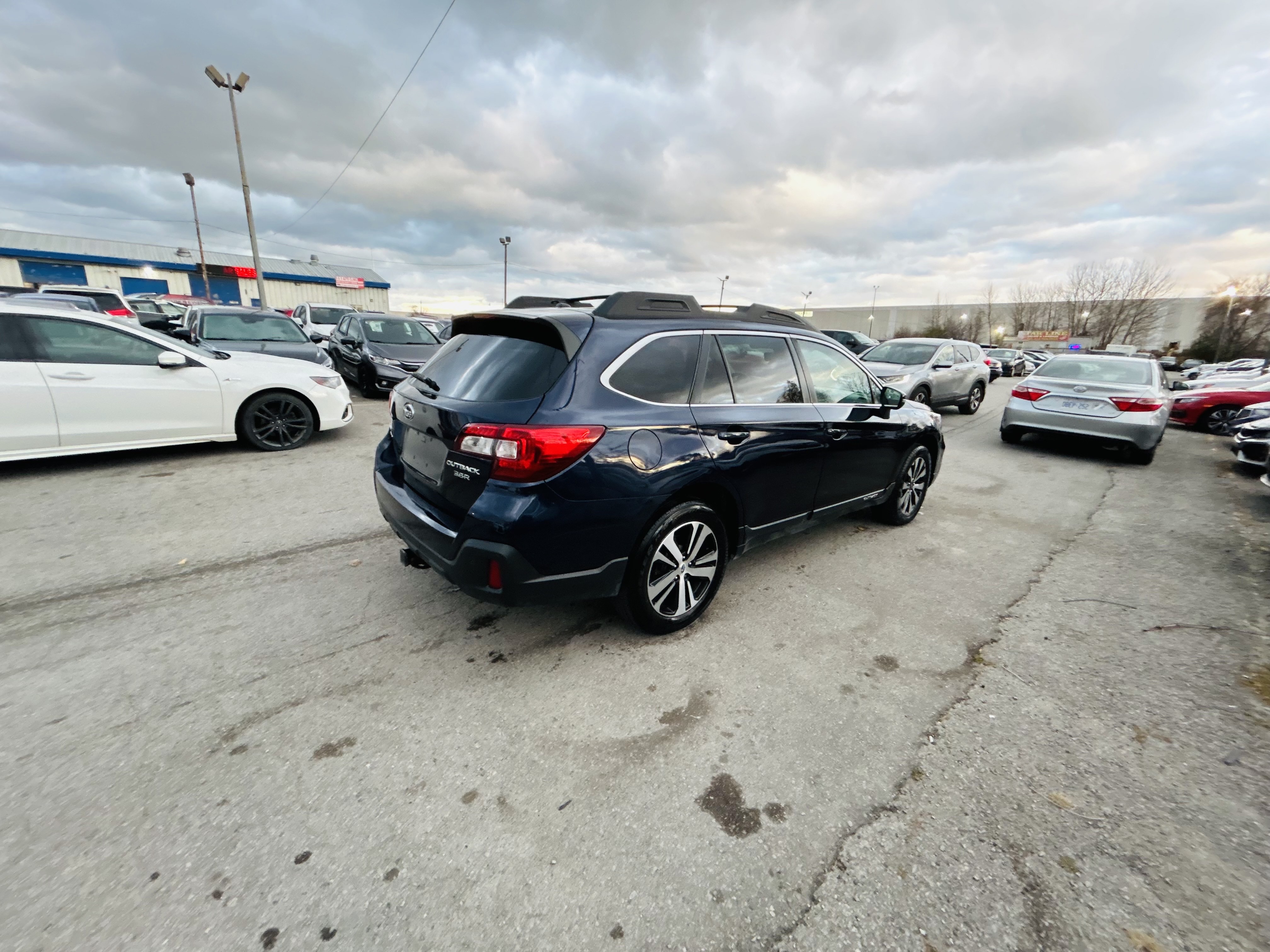 /hakimautosale/2018-Subaru-Outback-7136061422633133.jpg