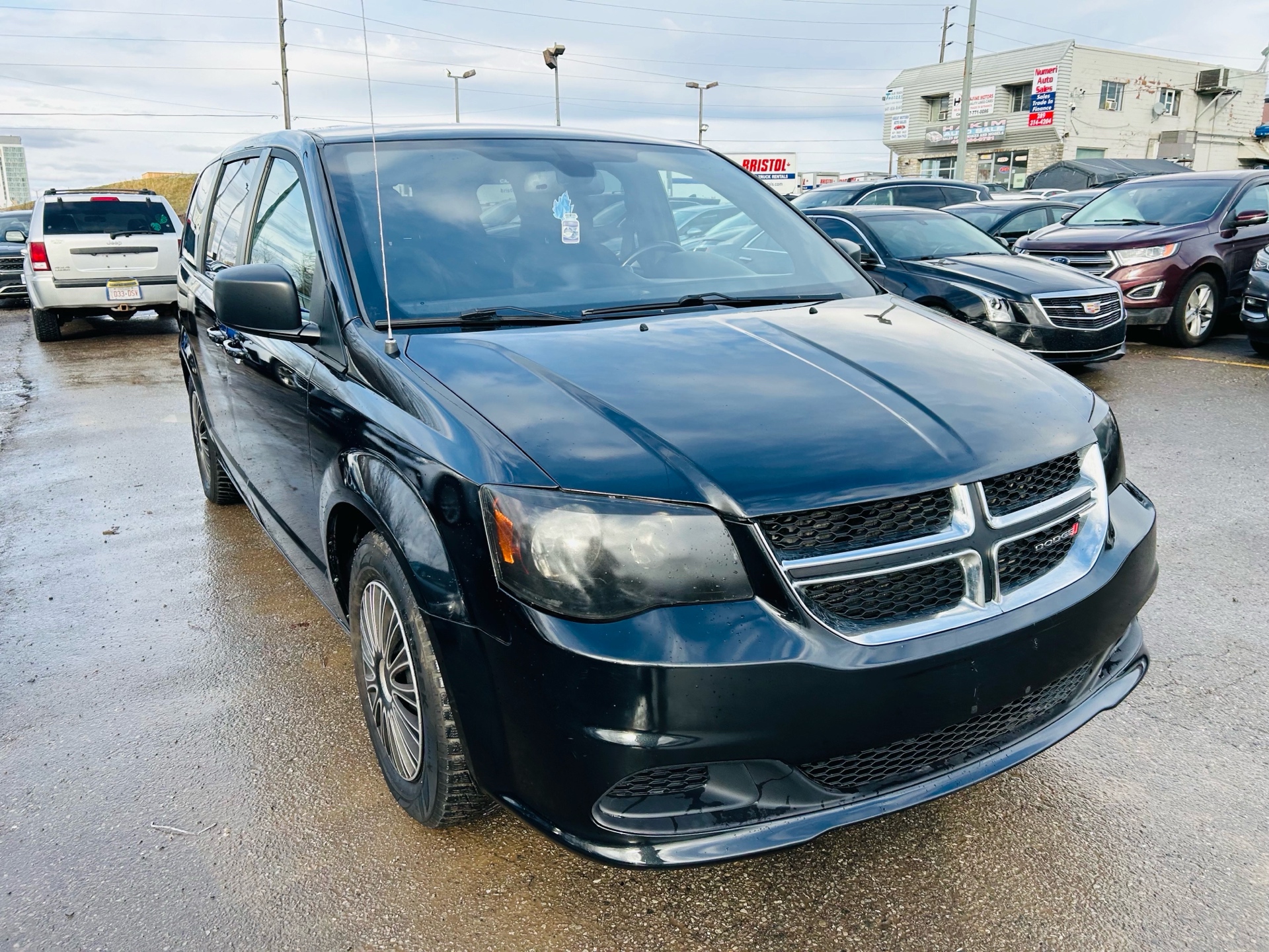 /hakimautosale/2019-Dodge-GrandCaravan-22247121087835664.jpg