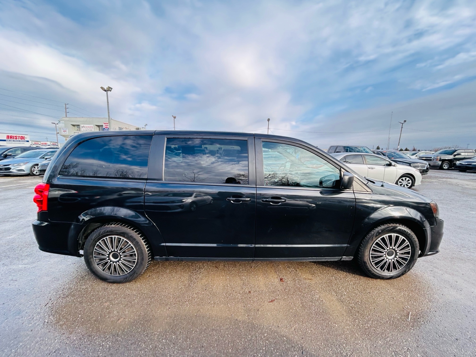 /hakimautosale/2019-Dodge-GrandCaravan-22754852704541473.jpg