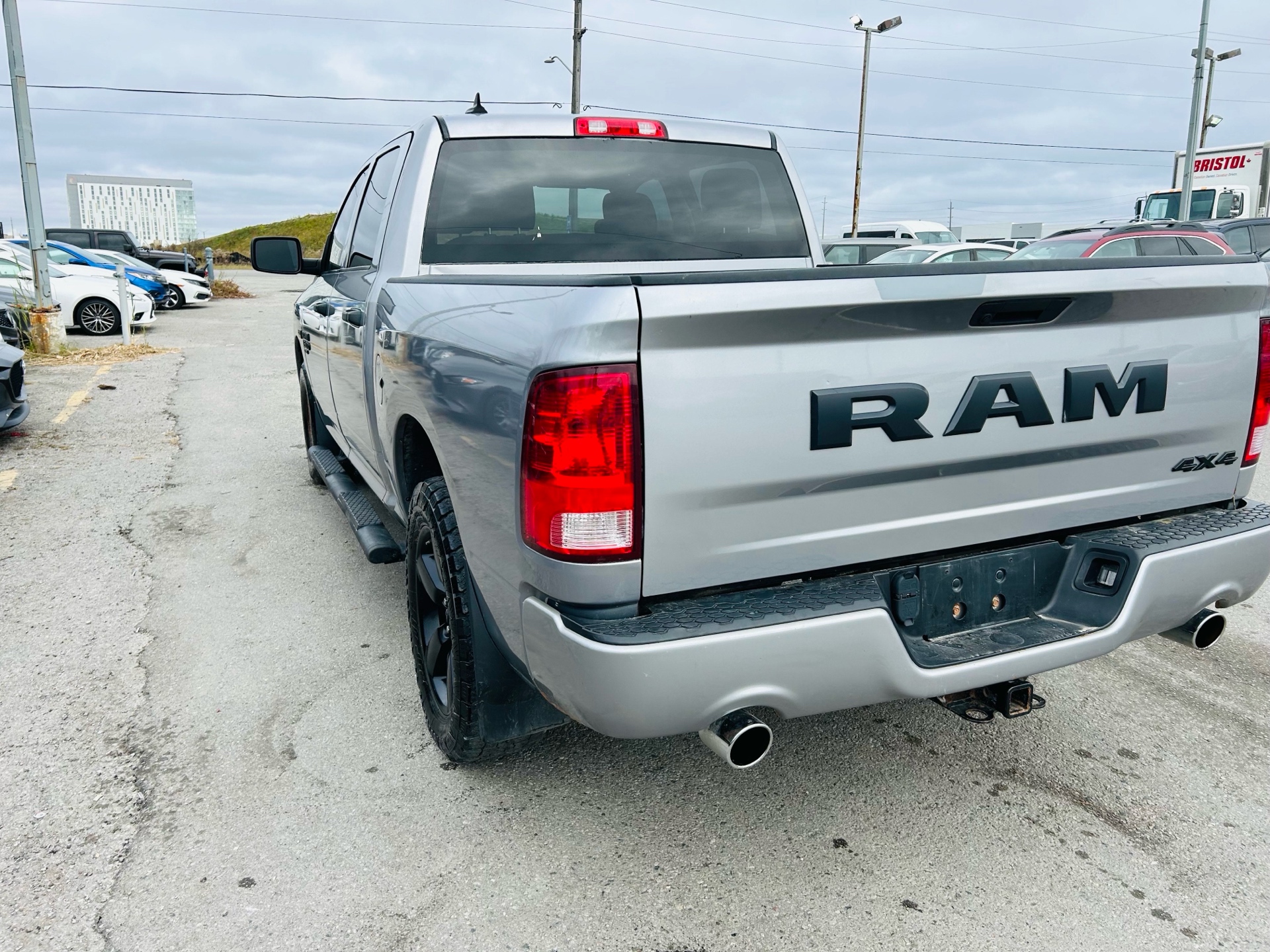 /hakimautosale/2019-Ram-1500Classic-31539675830060676.jpg