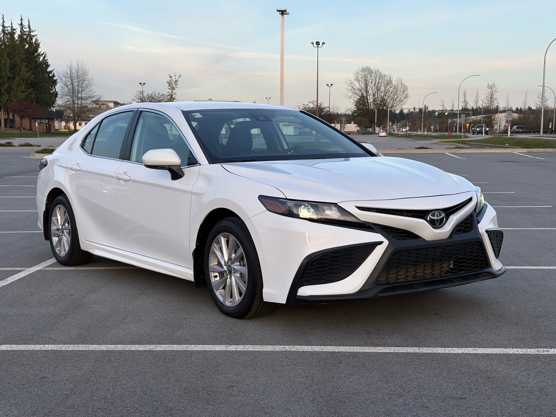 2024 Toyota Camry SE FWD