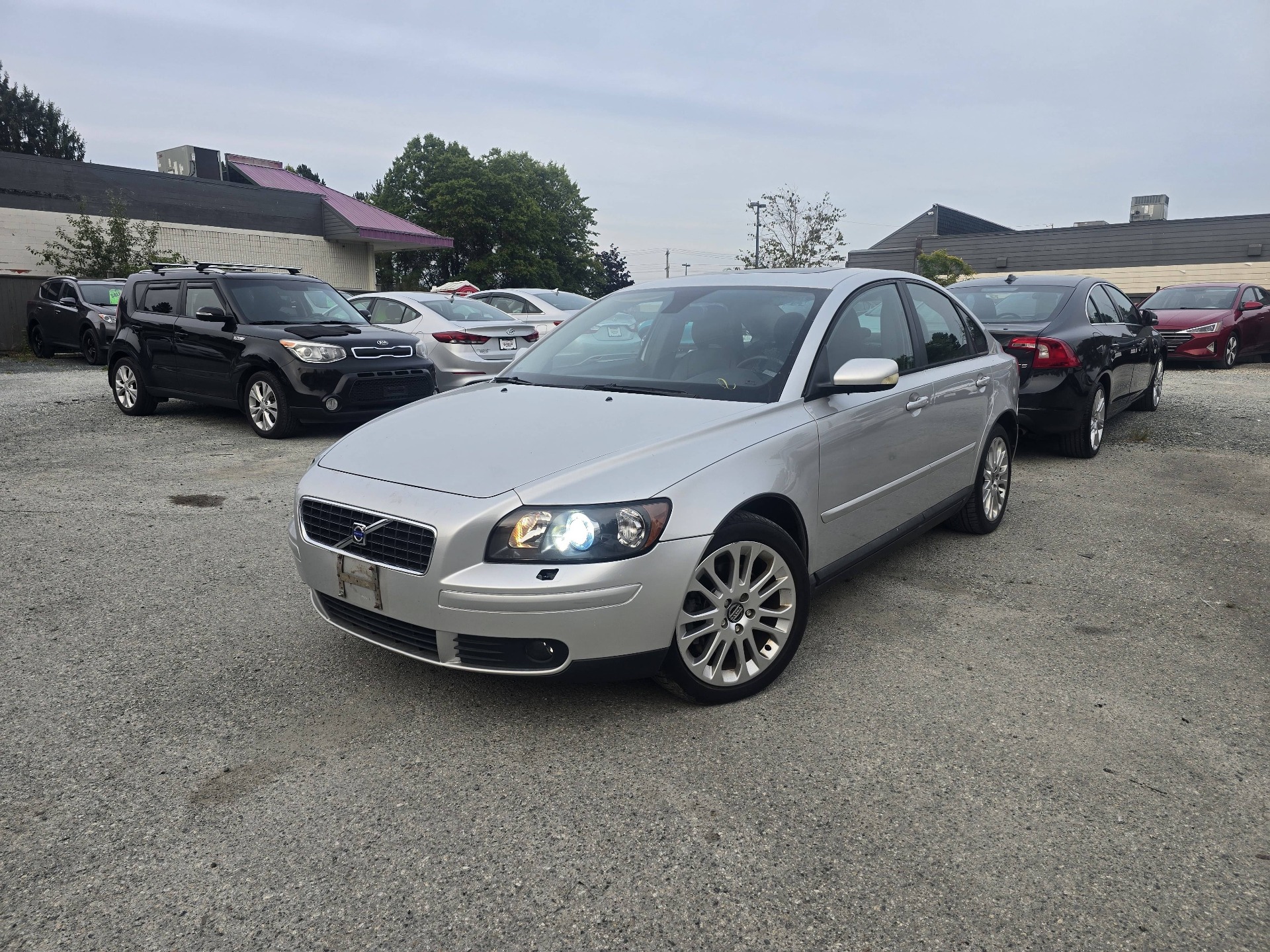 Gray 2005 Volvo S40 Sedan Front-Wheel Drive Automatic