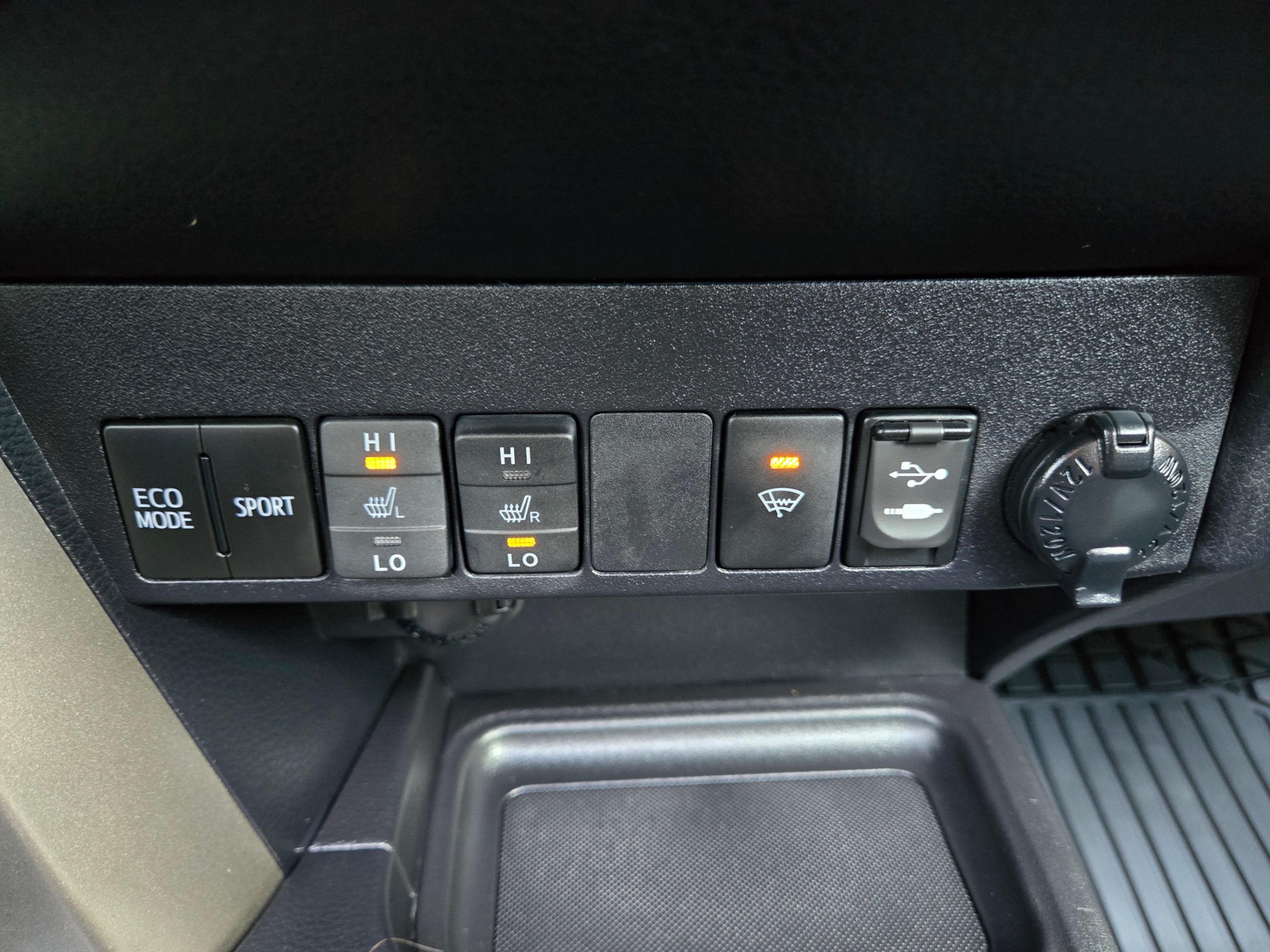 /hunsbroauto/2014-Toyota-RAV4-9043349574881836.jpg