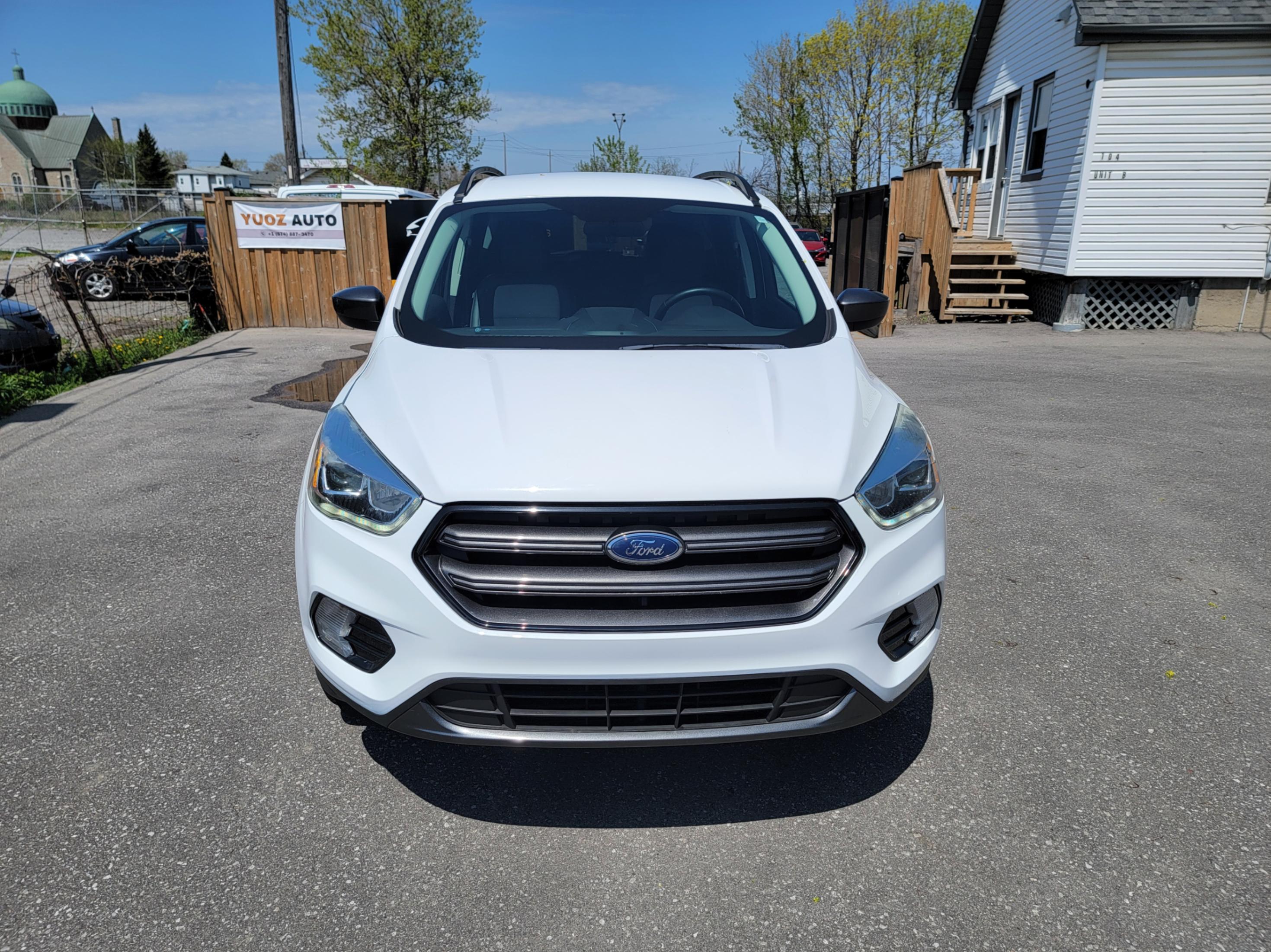/hunsbroauto/2019-Ford-Escape-4043540298842061.jpg
