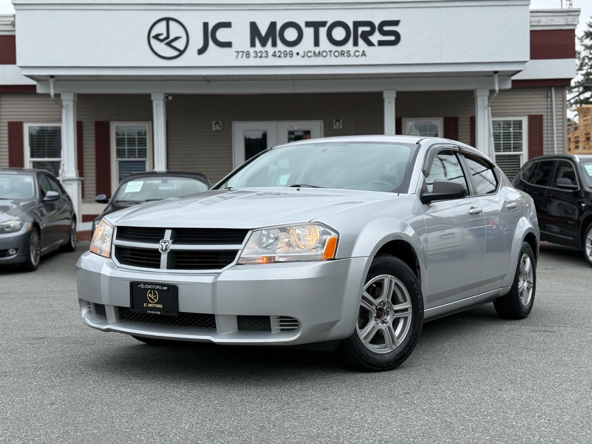 Gray 2008 Dodge Avenger Sedan Front-Wheel Drive Automatic