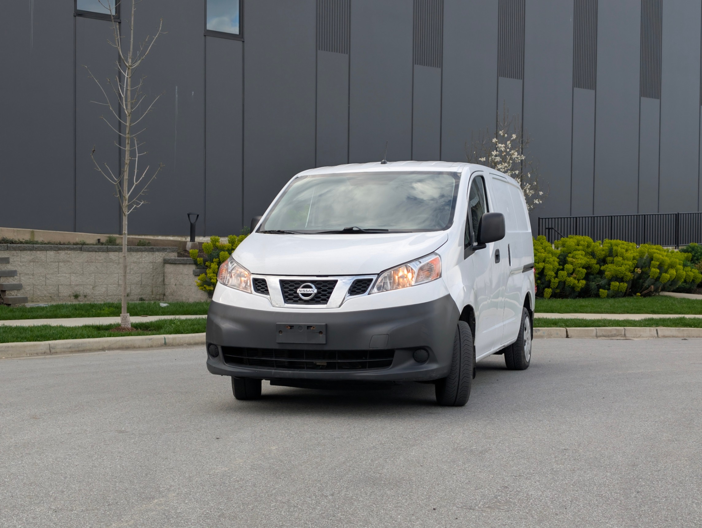 White 2014 Nissan NV200 Van Front-Wheel Drive Automatic