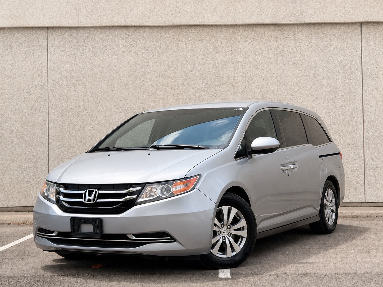 Silver 2016 Honda Odyssey Minivan Front-Wheel Drive Automatic