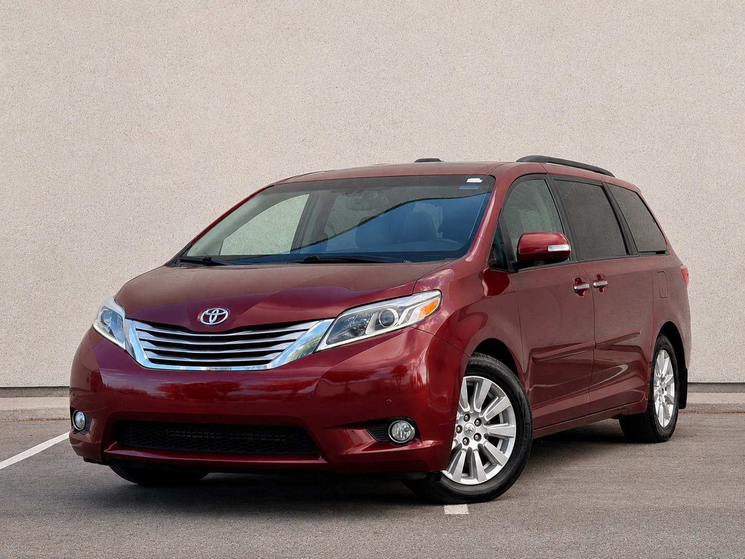 Red (Burgundy) 2017 Toyota Sienna Limited 7-Passenger FWD Minivan Front-Wheel Drive Automatic