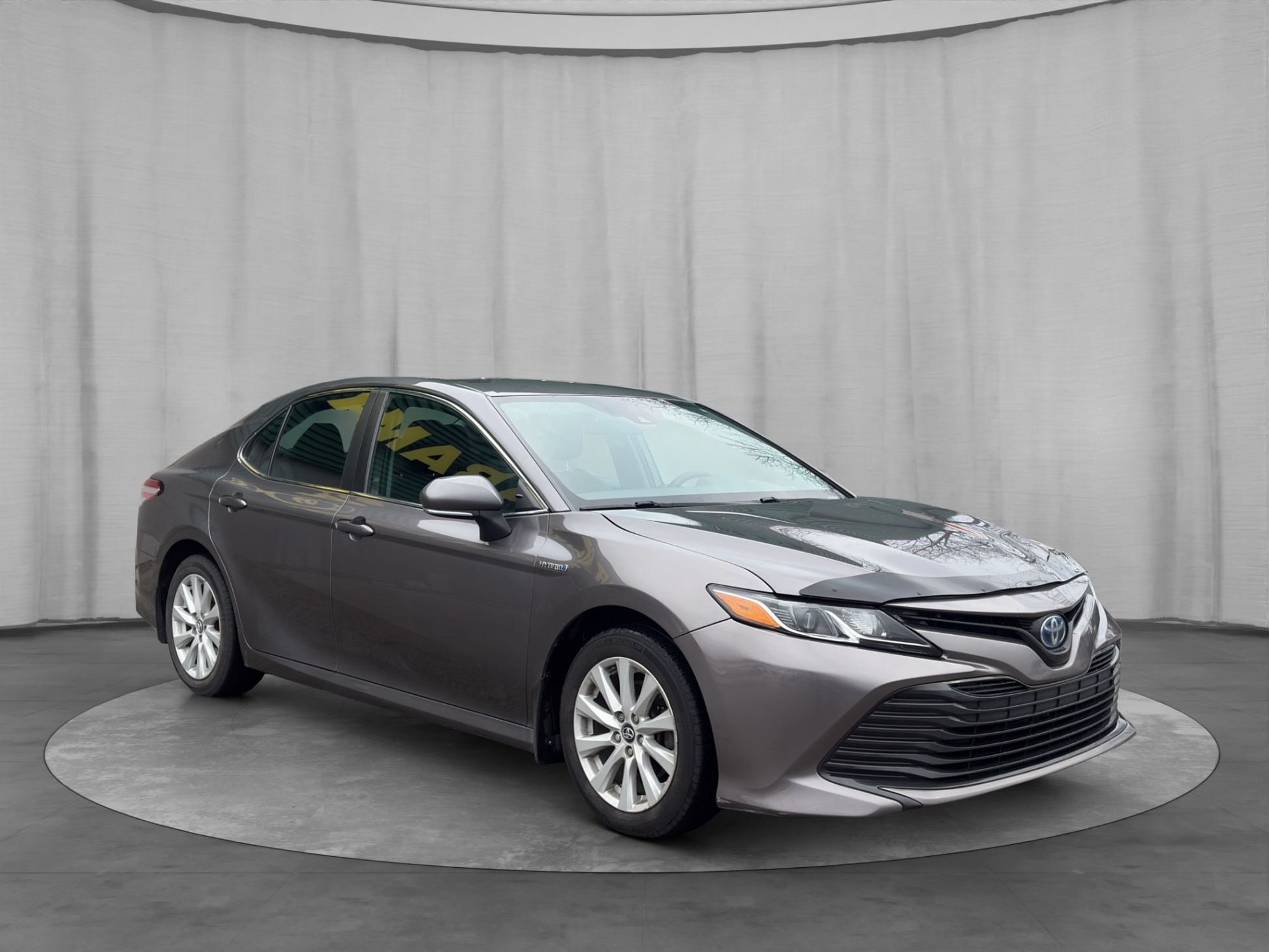 Toyota Camry Hybrid LE FWD