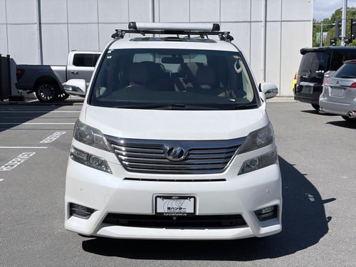Toyota Vellfire front design with sporty JDM styling
