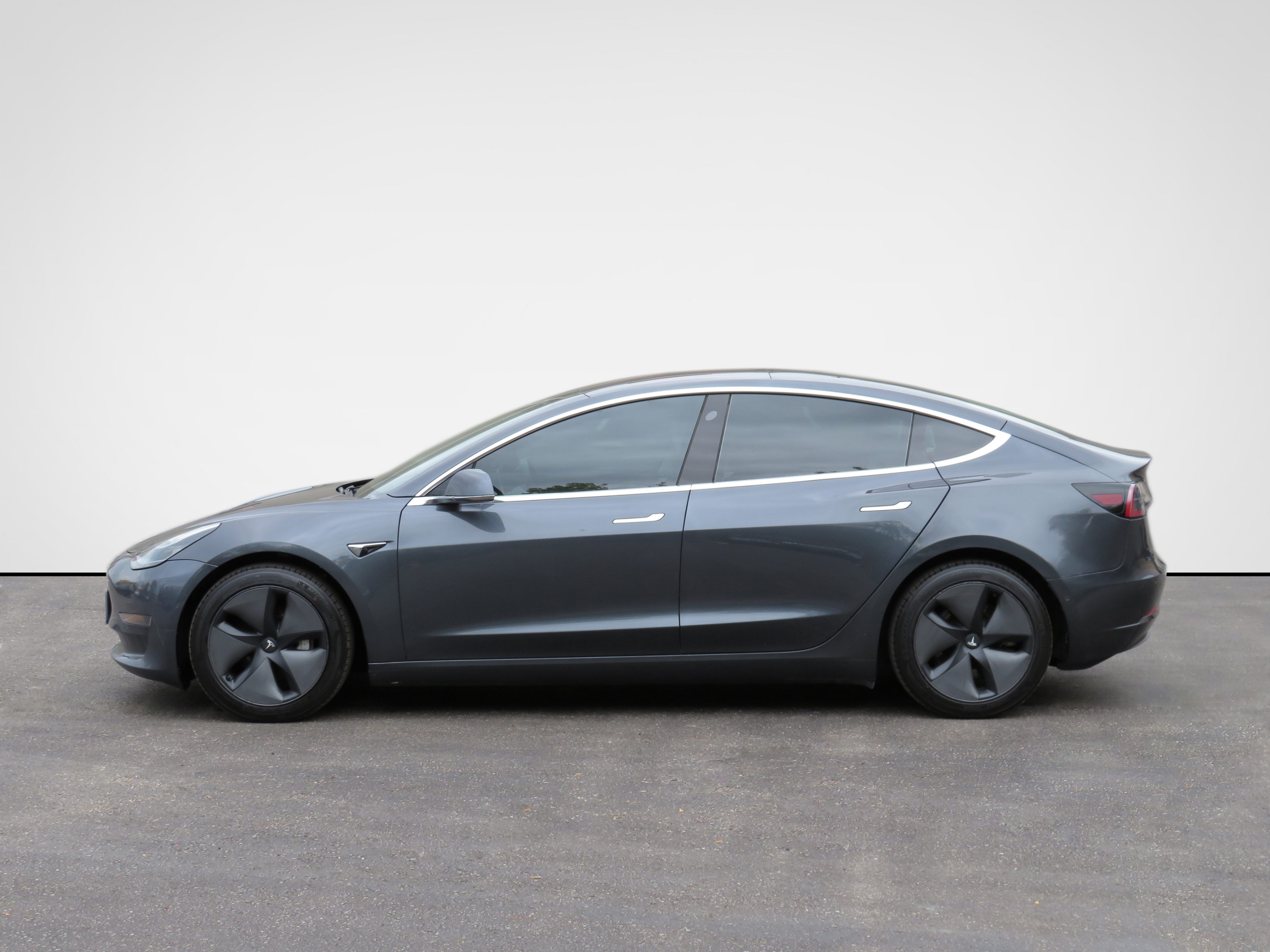 /laautomotive/2018-Tesla-Model3-5821917612869127.jpg