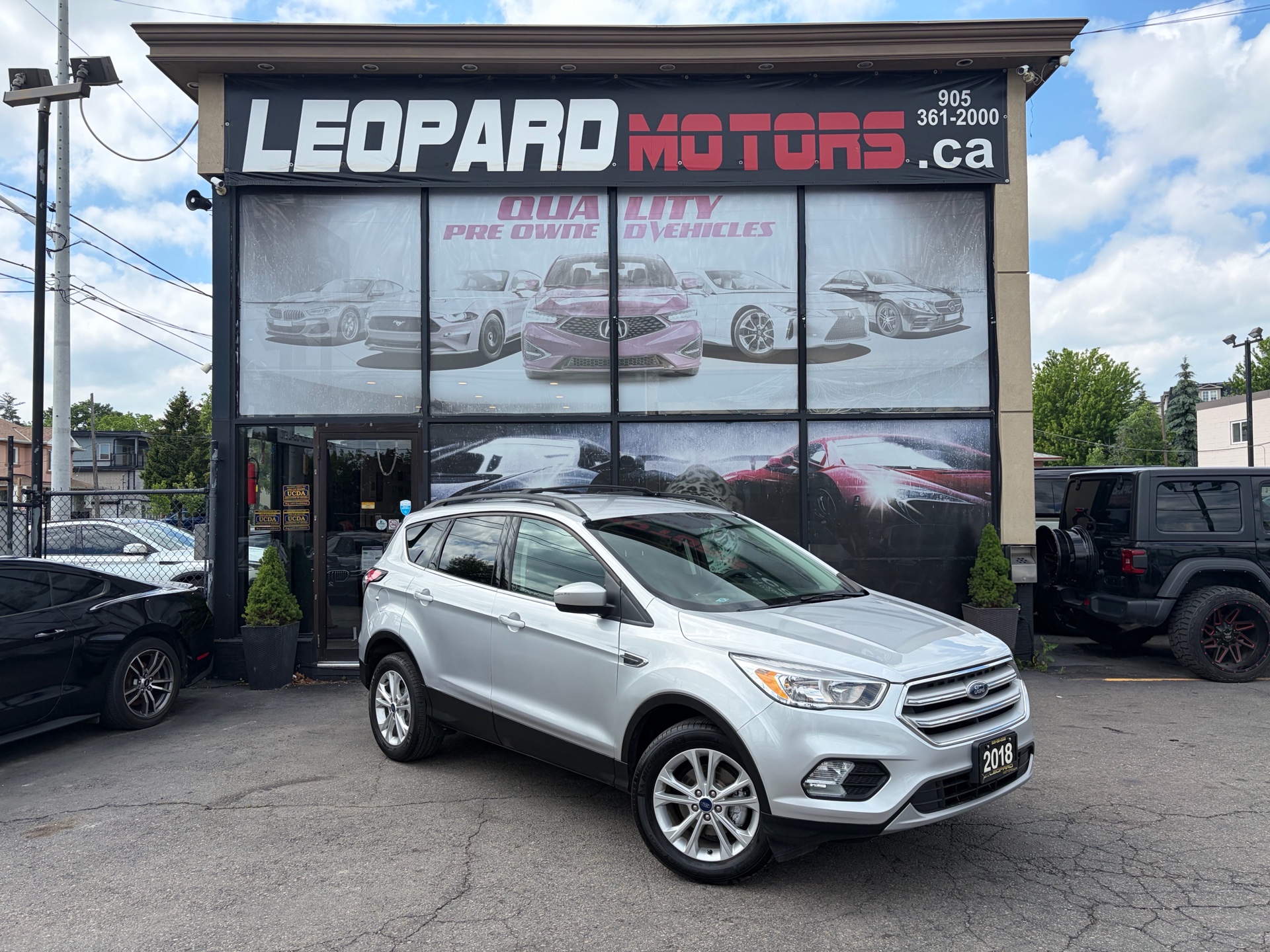 White 2018 Ford Escape SE FWD SUV / Crossover Front-Wheel Drive Automatic