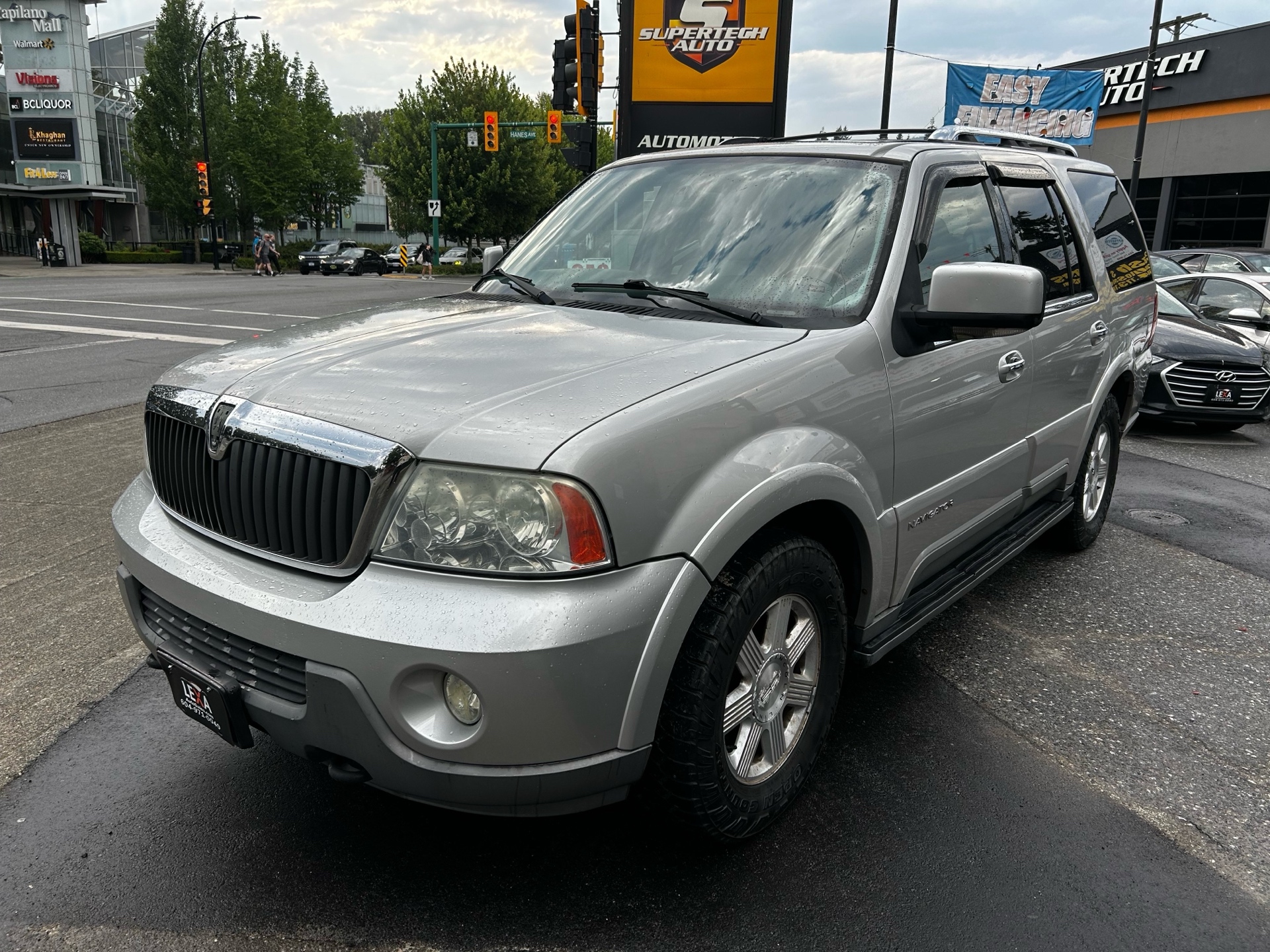 Gray 2004 Lincoln Navigator SUV / Crossover Automatic