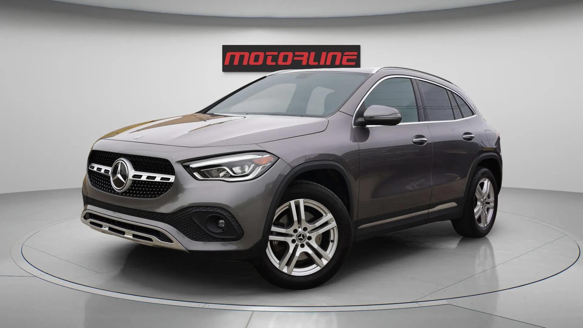 2021 Mercedes-Benz GLA 250 4MATIC | Low kms | Heated - Power Seats - Panoramic Sunroof | Ambient Lighting