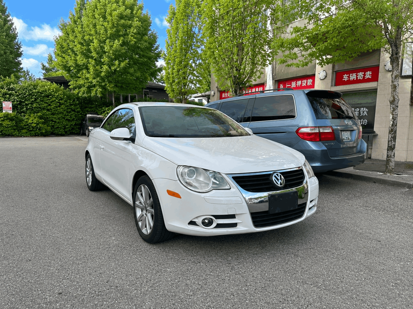 White 2007 Volkswagen Eos 2.0T Convertible Front-Wheel Drive Automatic