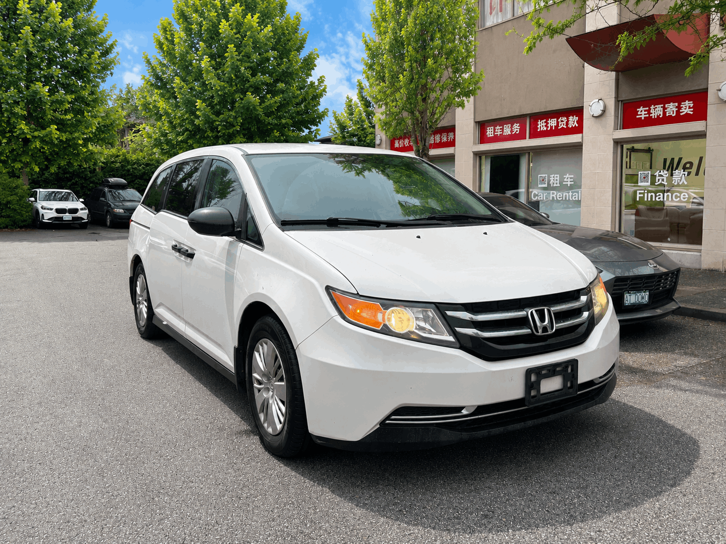 White 2015 Honda Odyssey Minivan Front-Wheel Drive Automatic