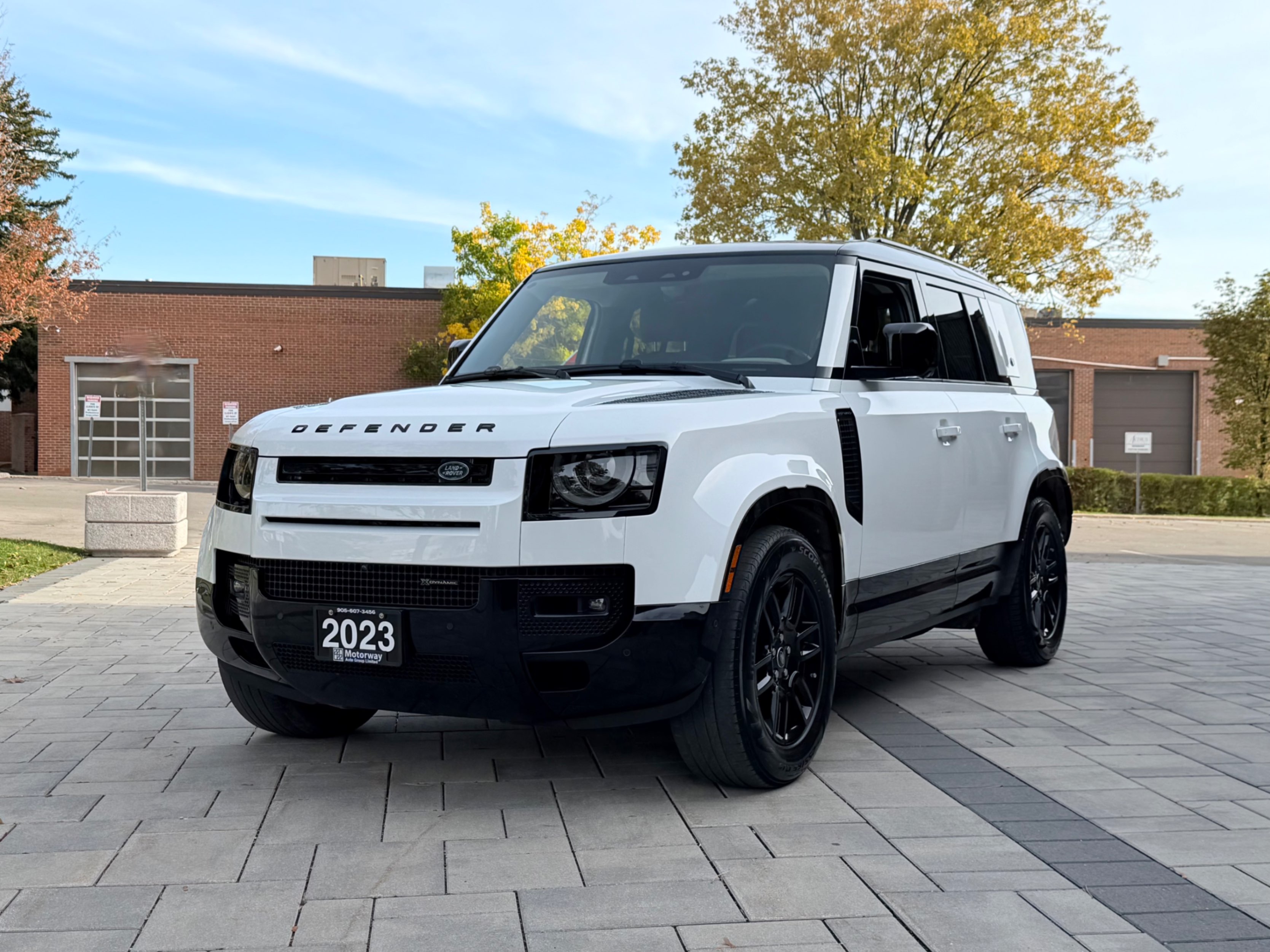 2023 Land Rover Defender 110 X-Dynamic SE AWD