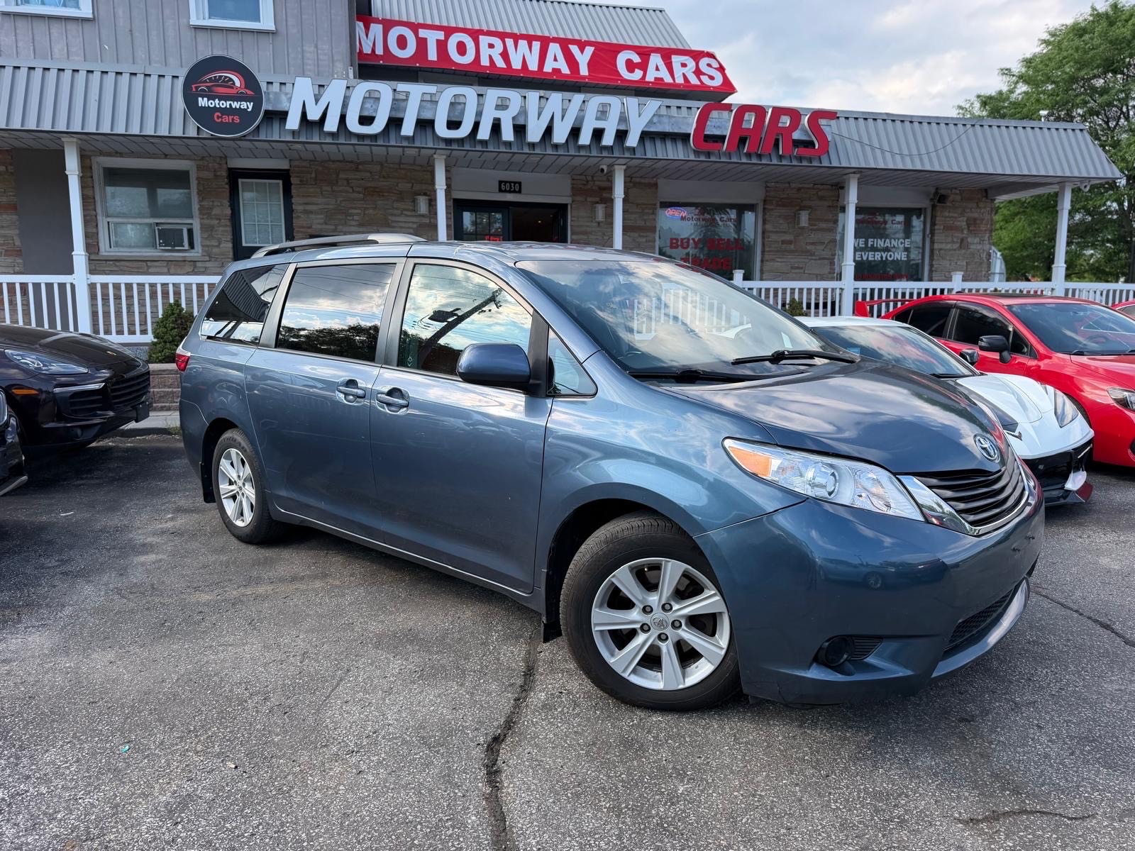 2015 Toyota Sienna LE 8-Passenger