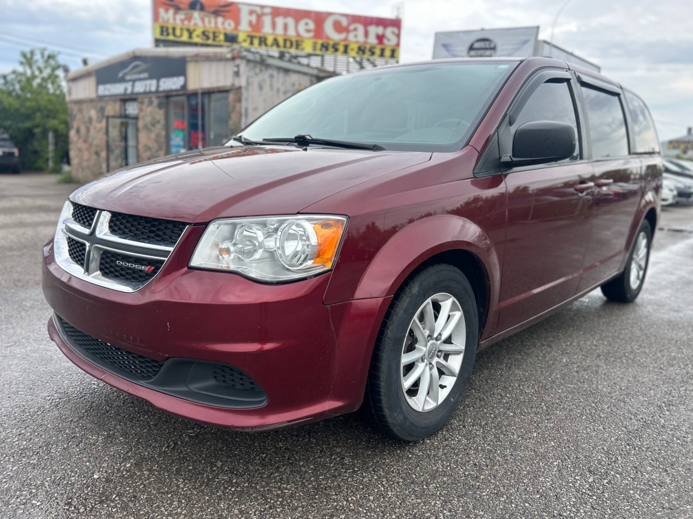 Red 2017 Dodge Grand Caravan Minivan Front-Wheel Drive Automatic