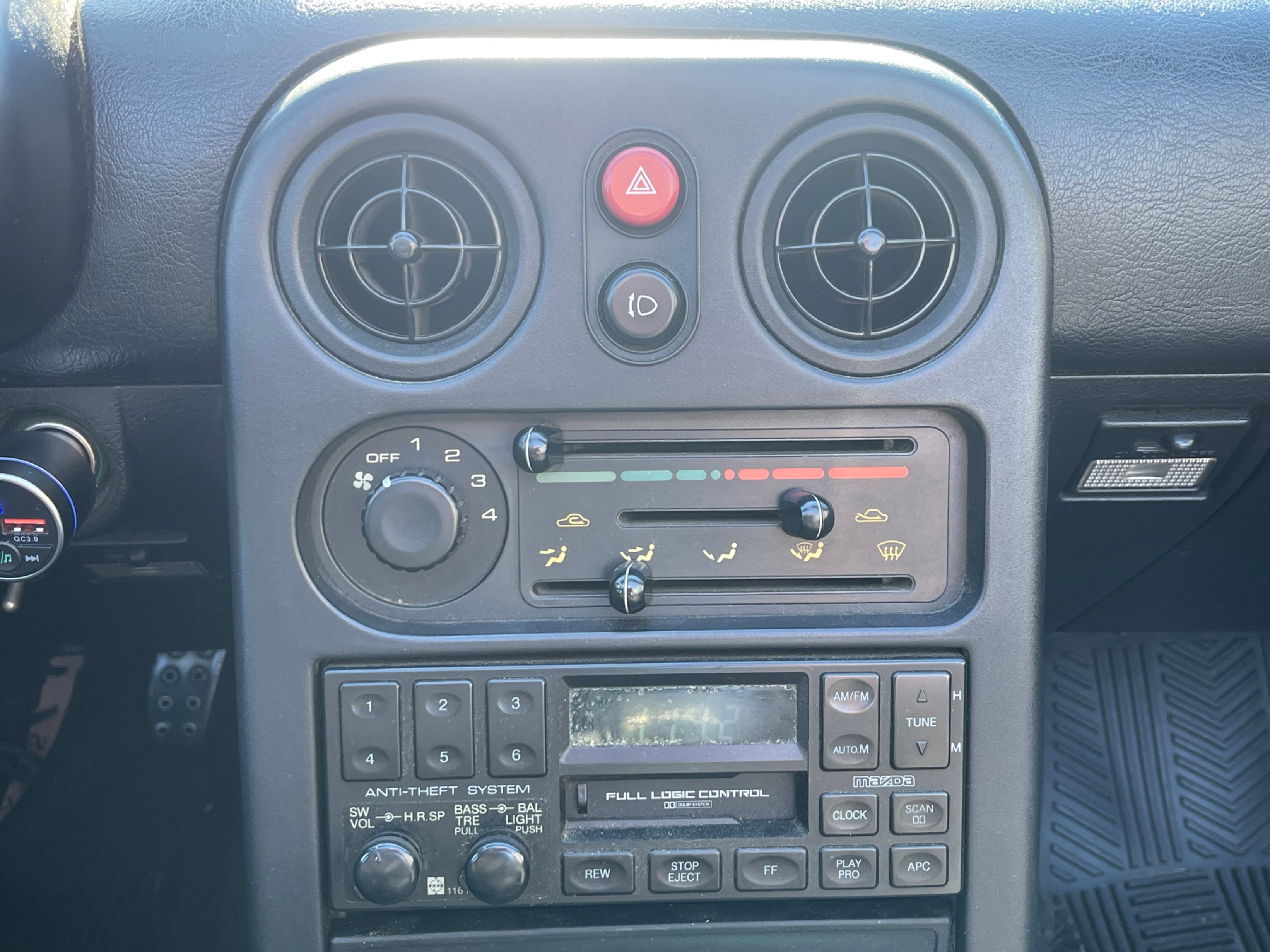 1990 Mazda MX-5 Miata 2dr Coupe Convertible. NO ACCIDENTS. BC LOCAL VEHICLE., 温哥华, 全款车