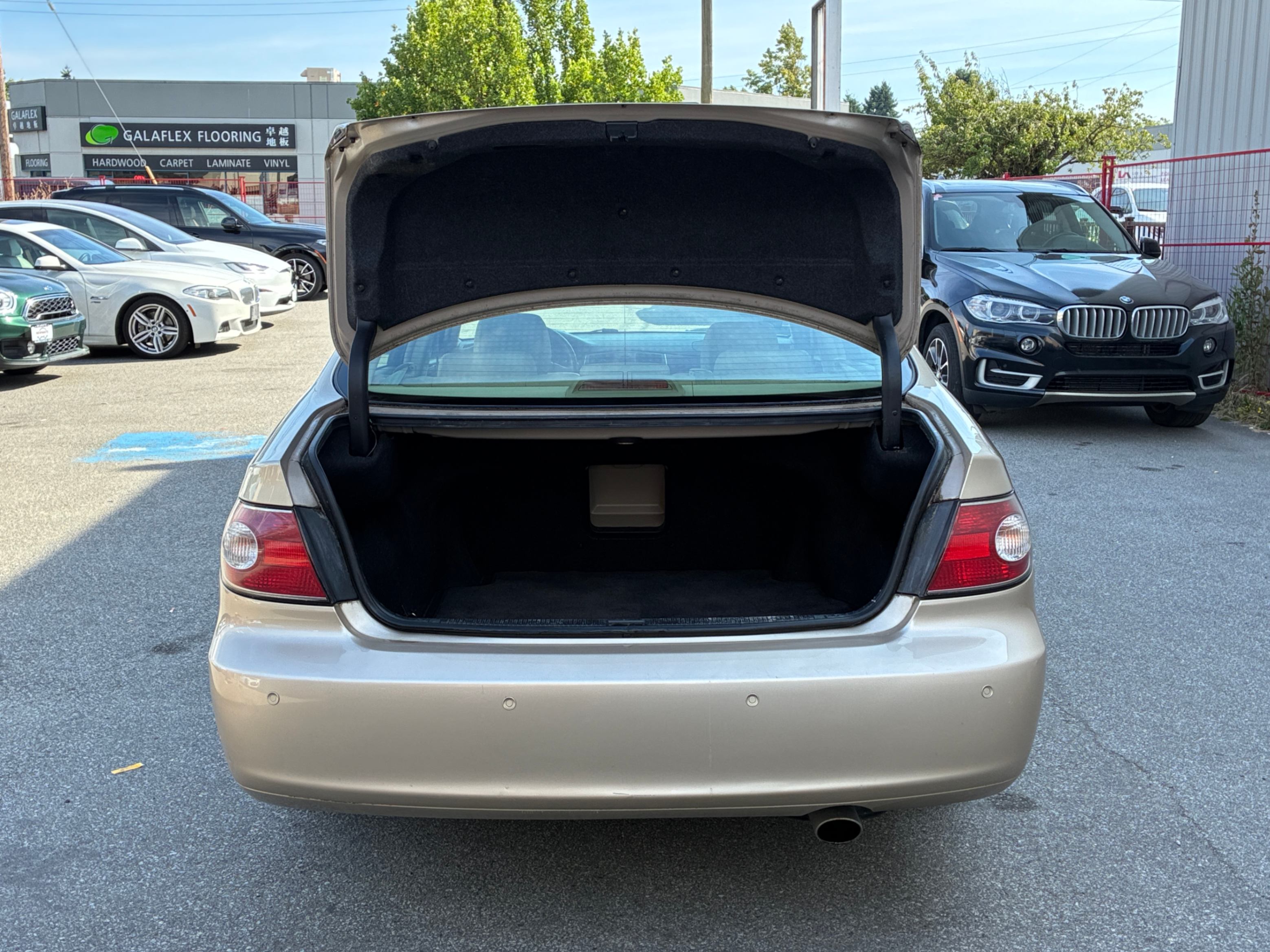 2003 Lexus ES 300 4dr Sdn, Vancouver, Cash