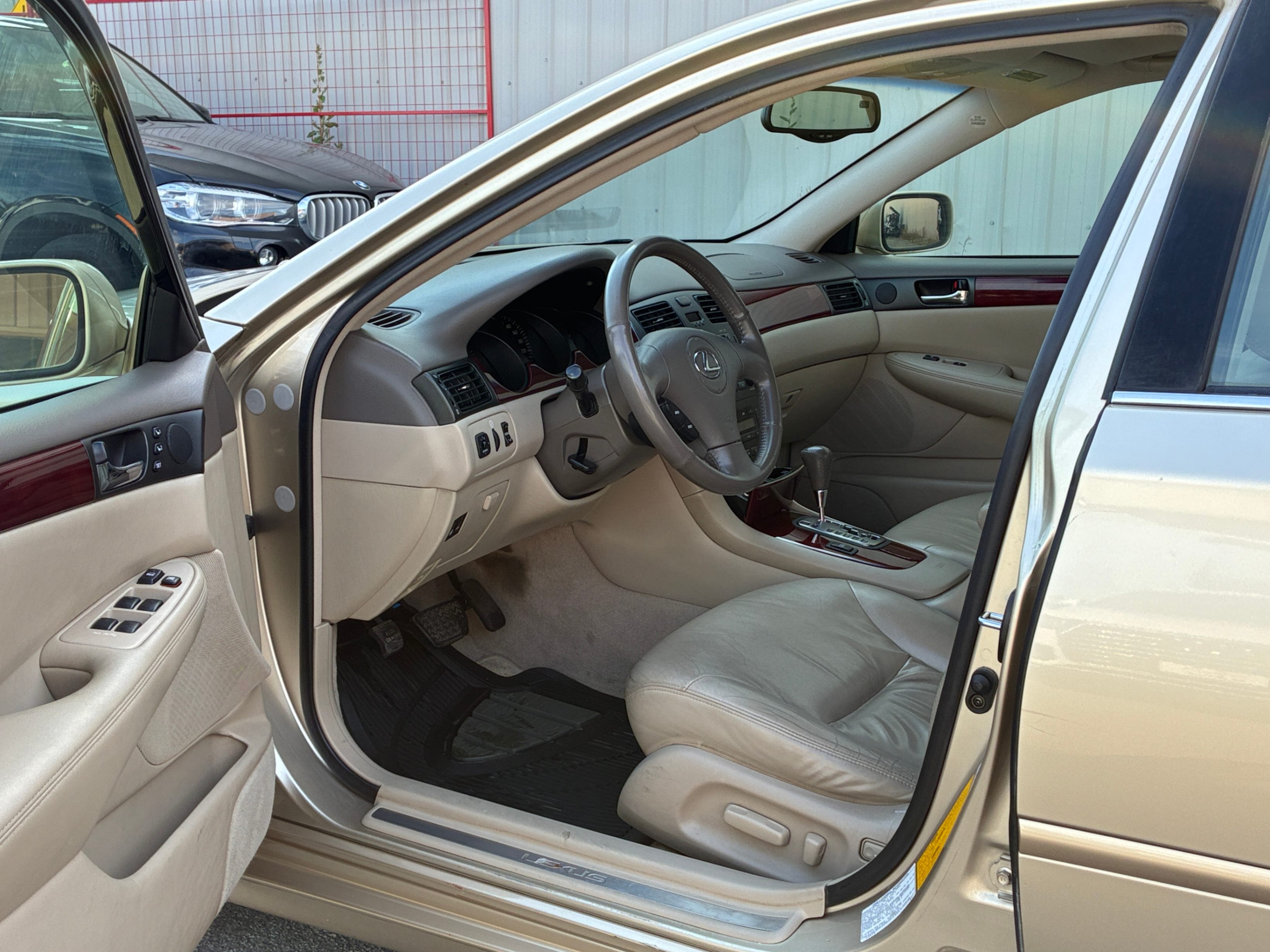 2003 Lexus ES 300 4dr Sdn, Vancouver, Cash