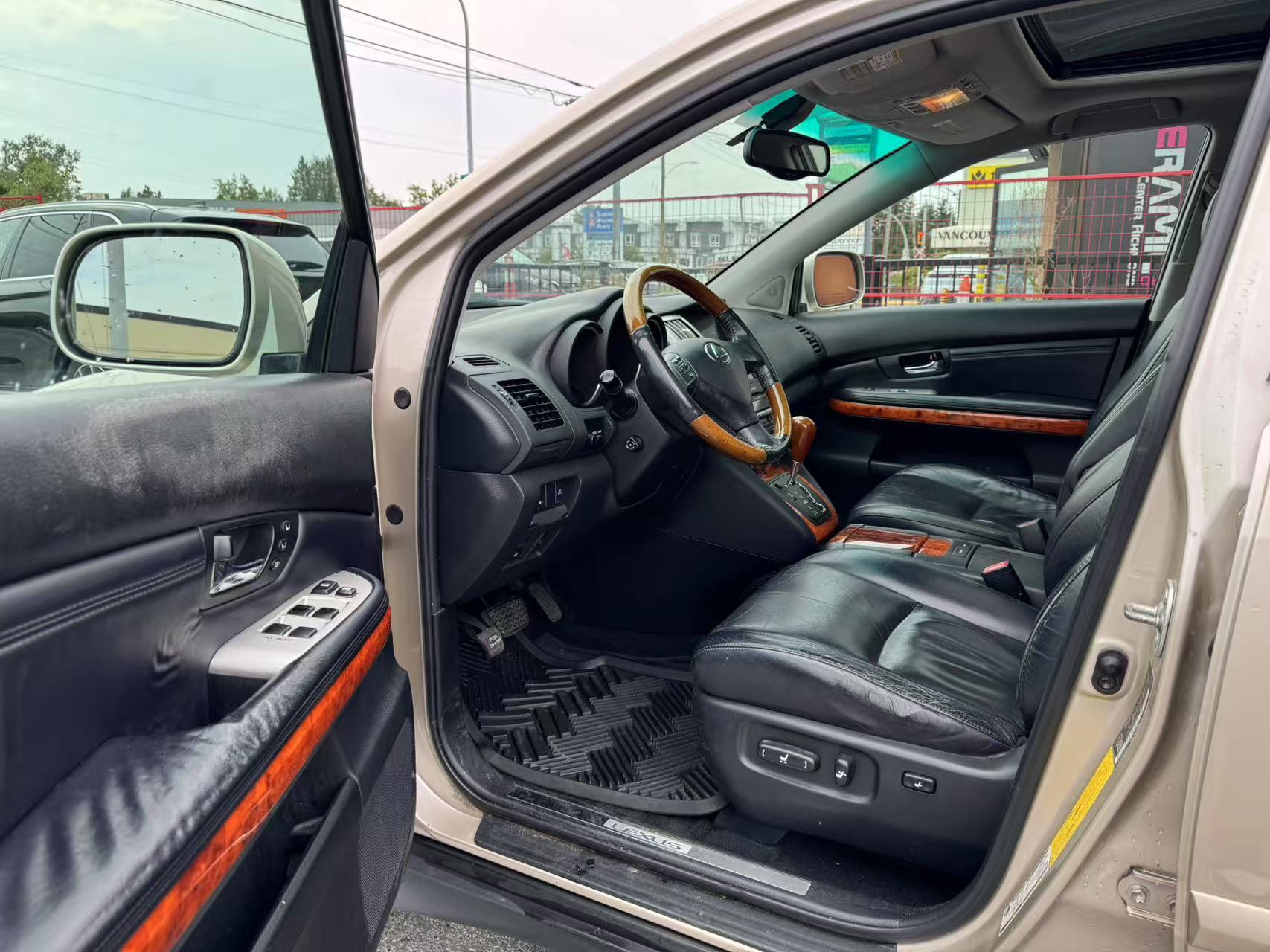2004 Lexus RX 330 4dr SUV. BC LOCAL VEHICLE. SERVICE DONE., Vancouver, Cash