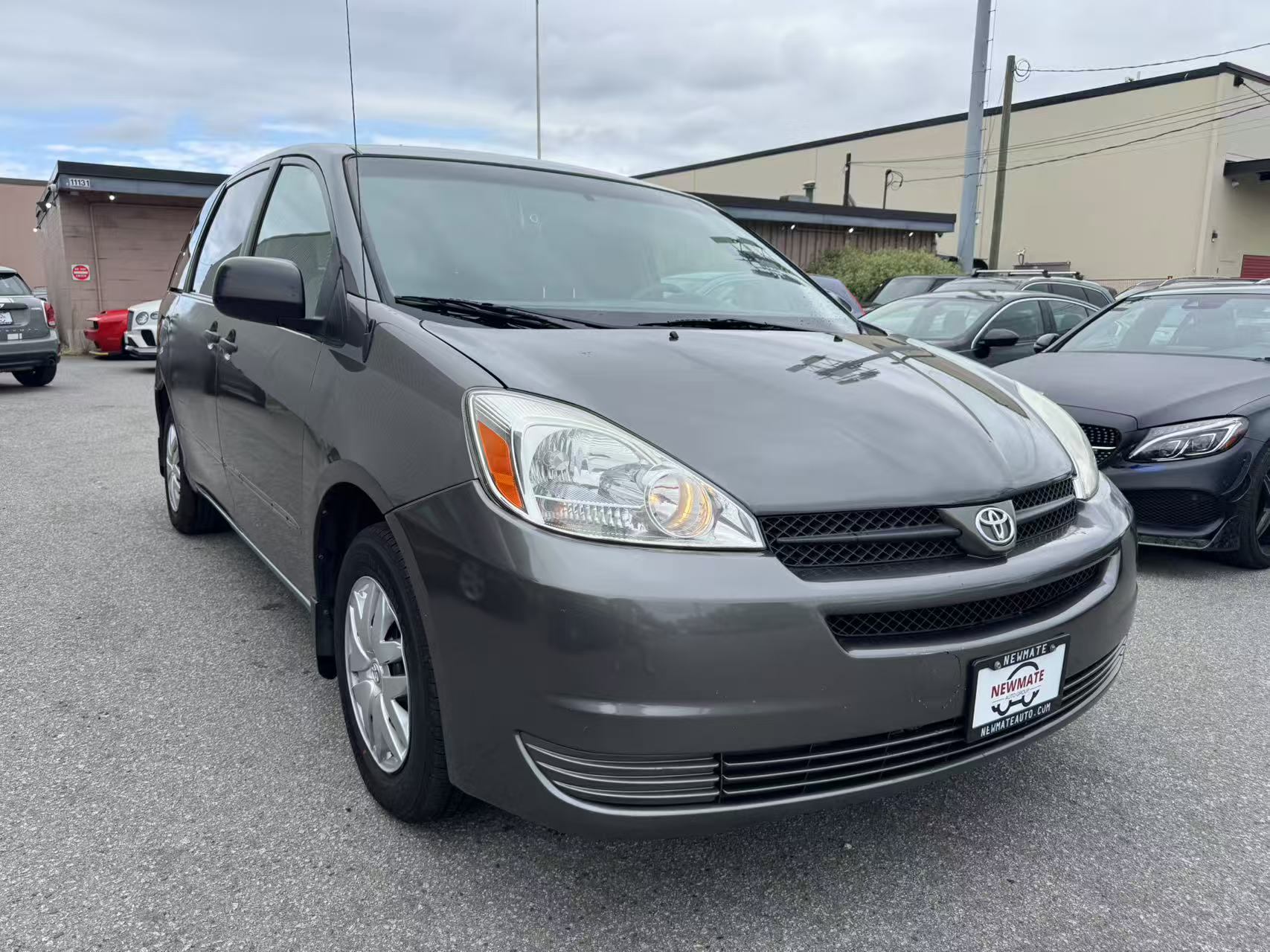 2004 Toyota Sienna 4dr CE 7-Passenger. BC LOCAL VEHICLE. FULL SERVICE RECORD., Vancouver, Cash