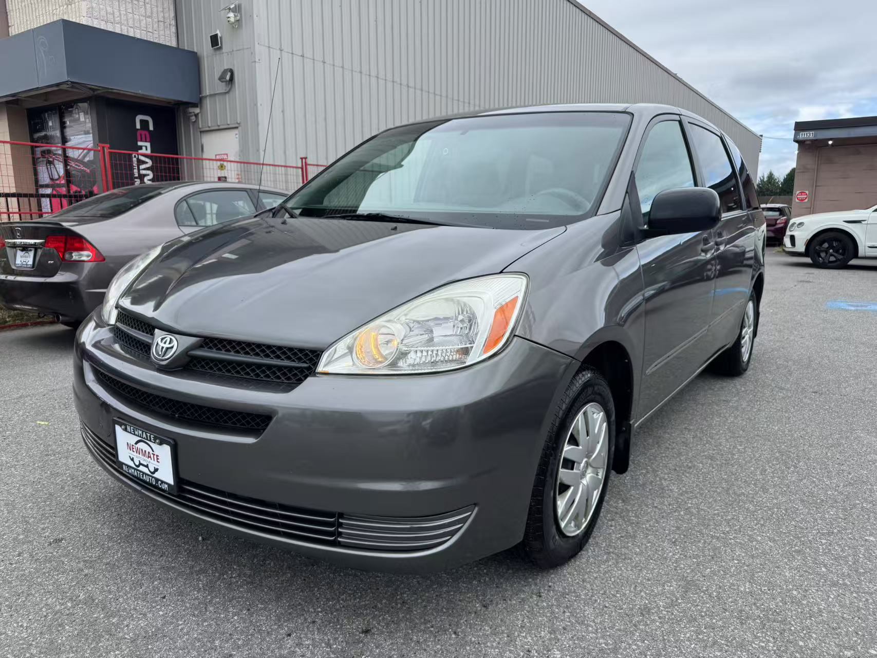 2004 Toyota Sienna 4dr CE 7-Passenger. BC LOCAL VEHICLE. FULL SERVICE RECORD., Vancouver, Cash