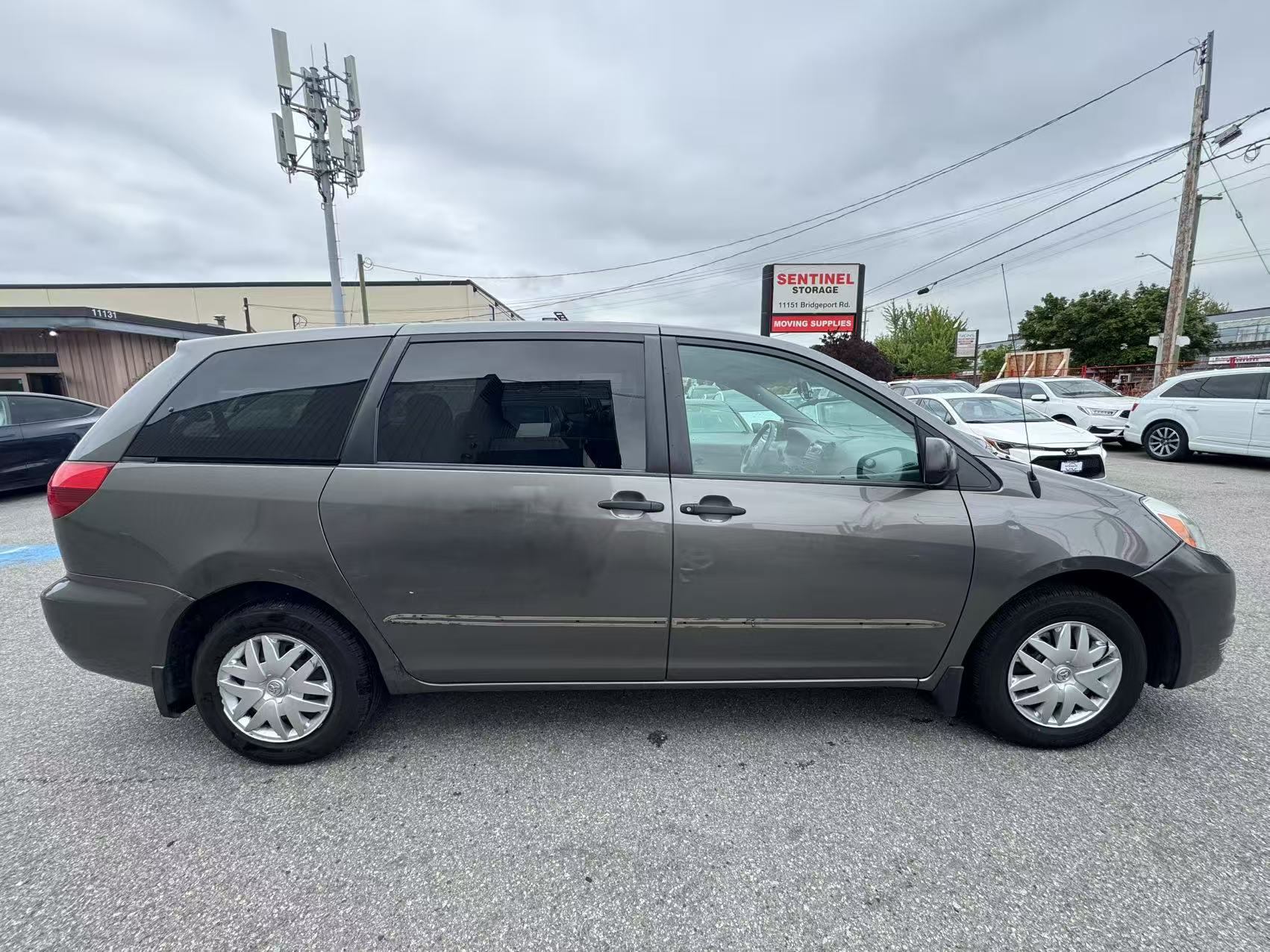 2004 Toyota Sienna 4dr CE 7-Passenger. BC LOCAL VEHICLE. FULL SERVICE RECORD., Vancouver, Cash