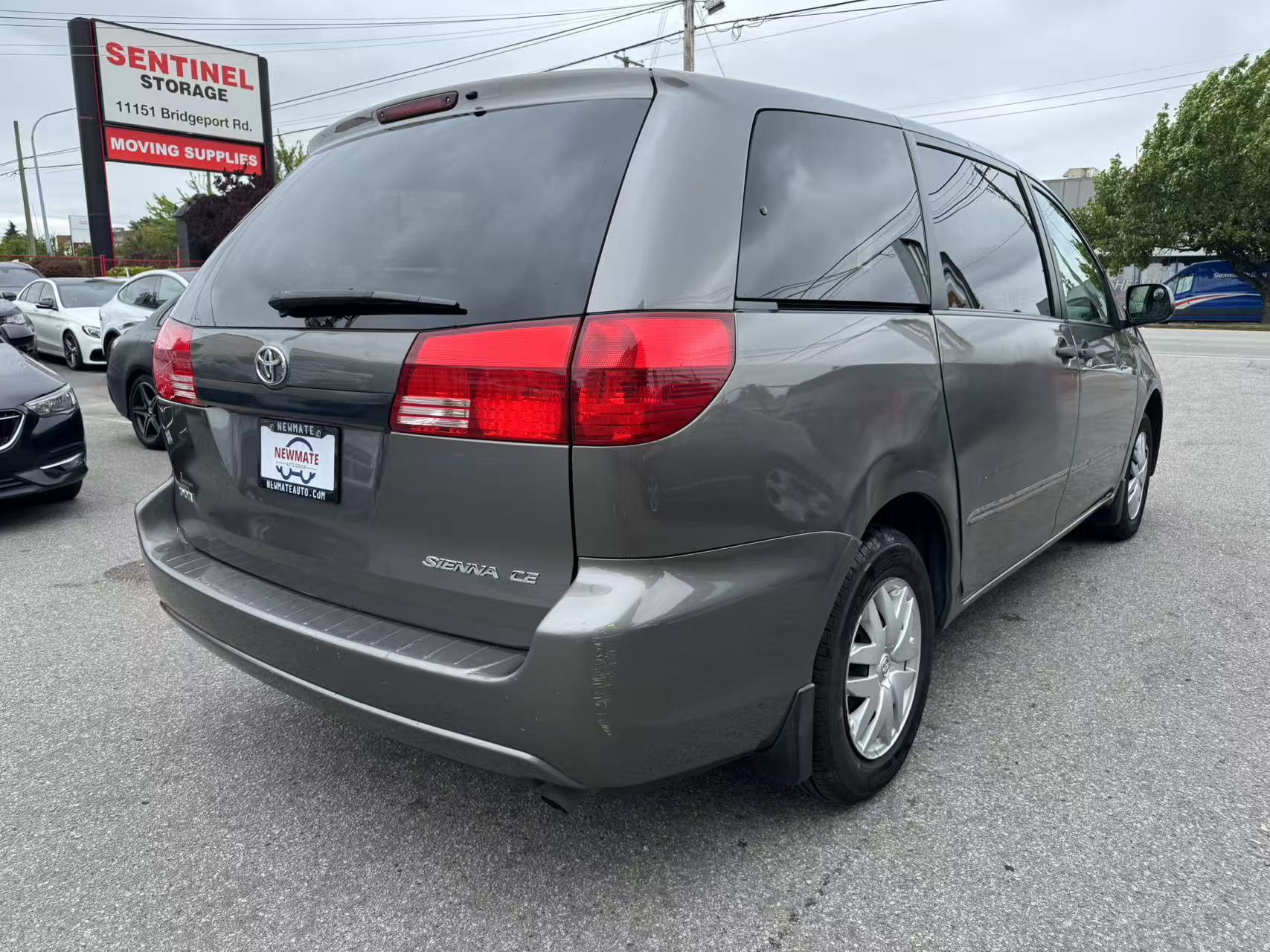 2004 Toyota Sienna 4dr CE 7-Passenger. BC LOCAL VEHICLE. FULL SERVICE RECORD., Vancouver, Cash