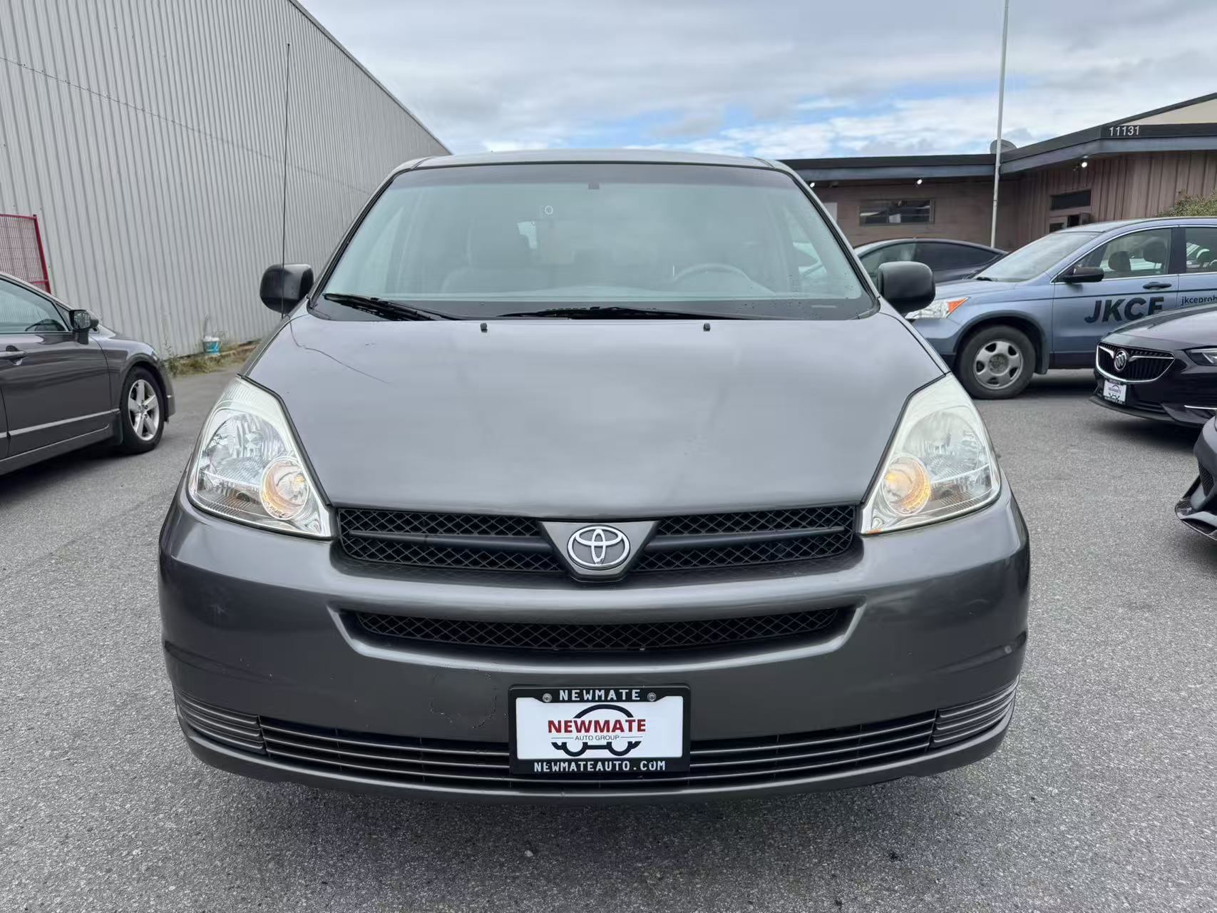 2004 Toyota Sienna 4dr CE 7-Passenger. BC LOCAL VEHICLE. FULL SERVICE RECORD., Vancouver, Cash